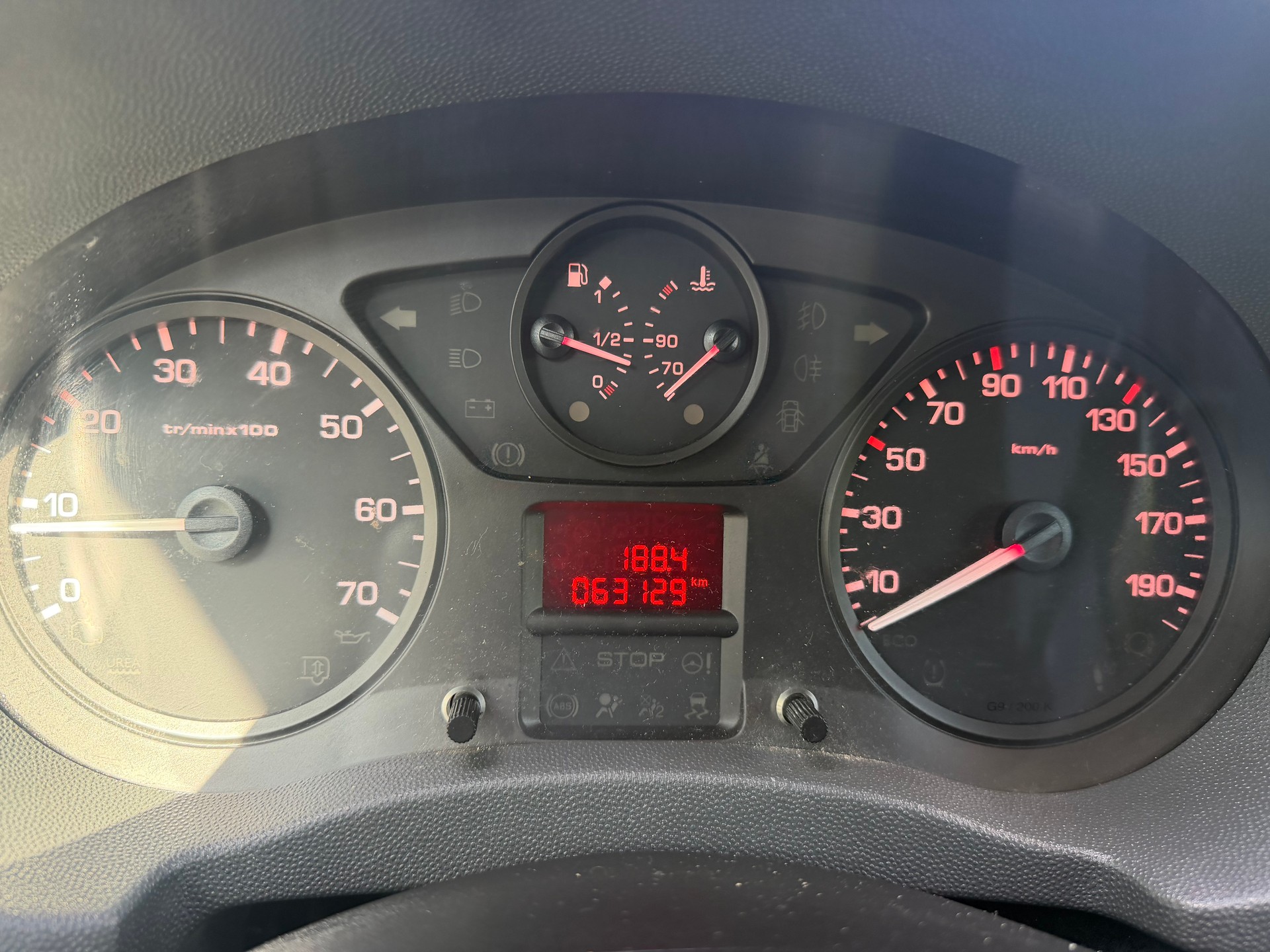 PEUGEOT Expert 2.0 HDi 229 L2H1-image-8
