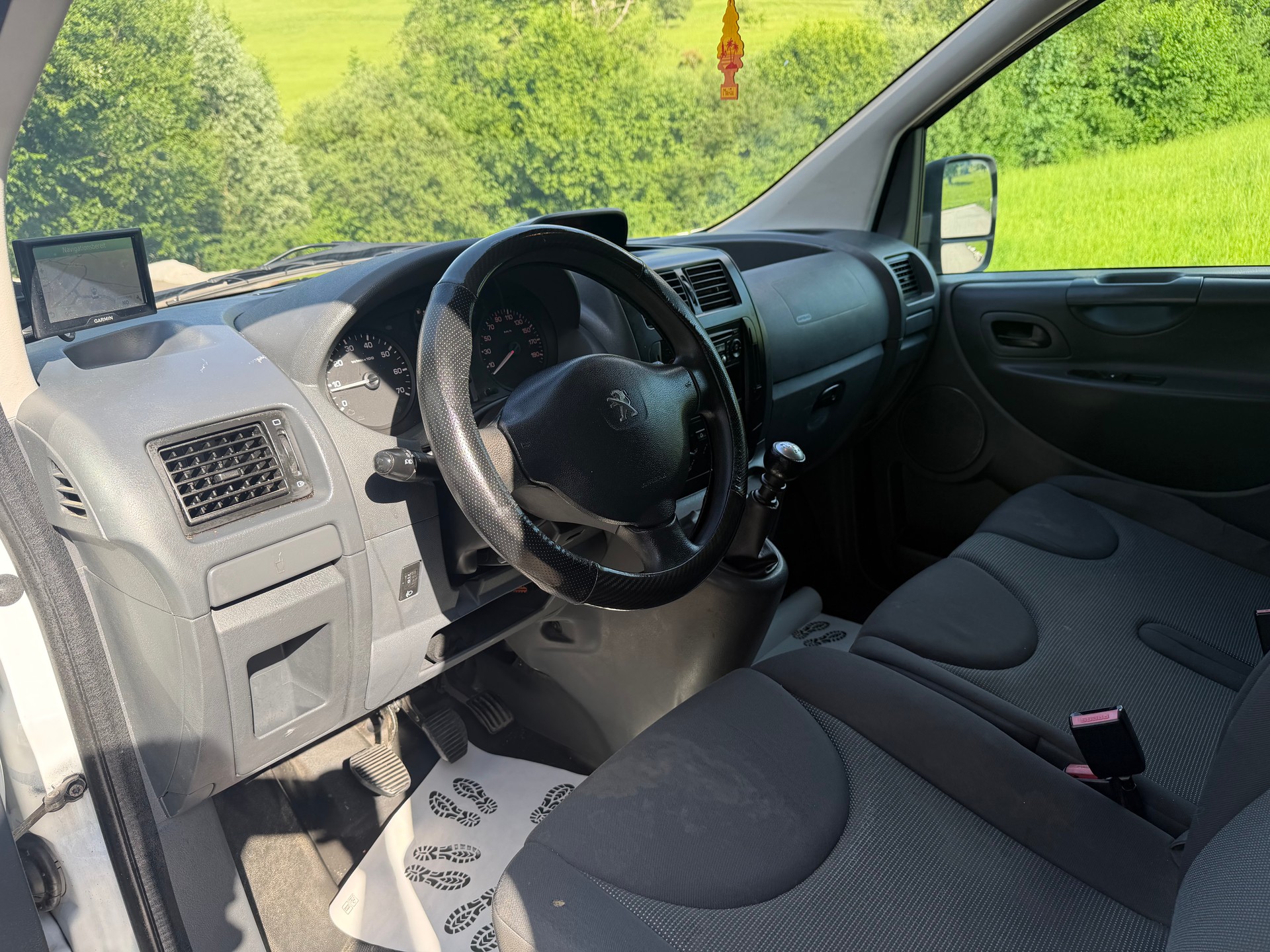 PEUGEOT Expert 2.0 HDi 229 L2H1-image-5