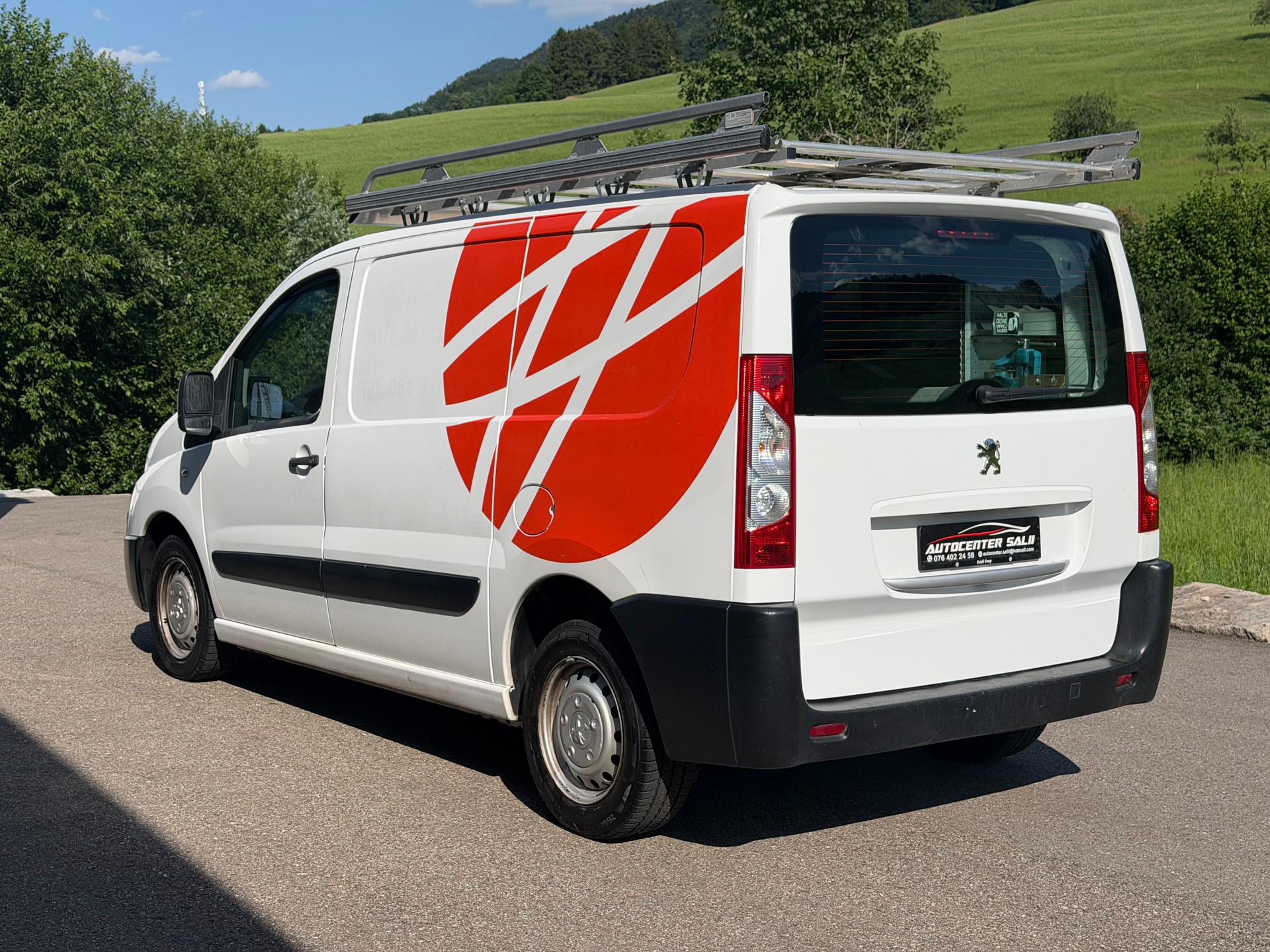 PEUGEOT Expert 2.0 HDi 229 L2H1-image-4