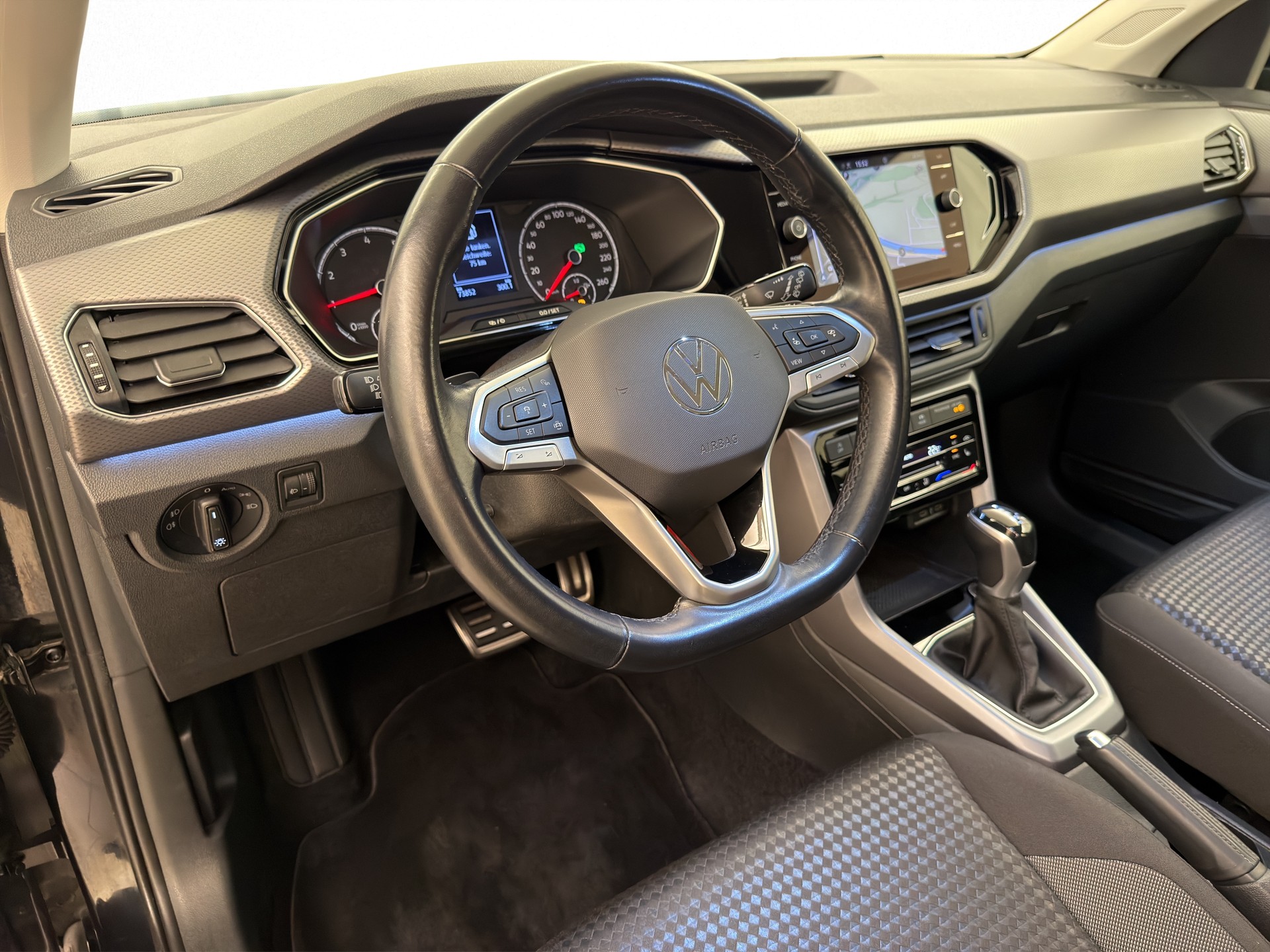 VW T-Cross 1.0 TSI Life DSG-image-7