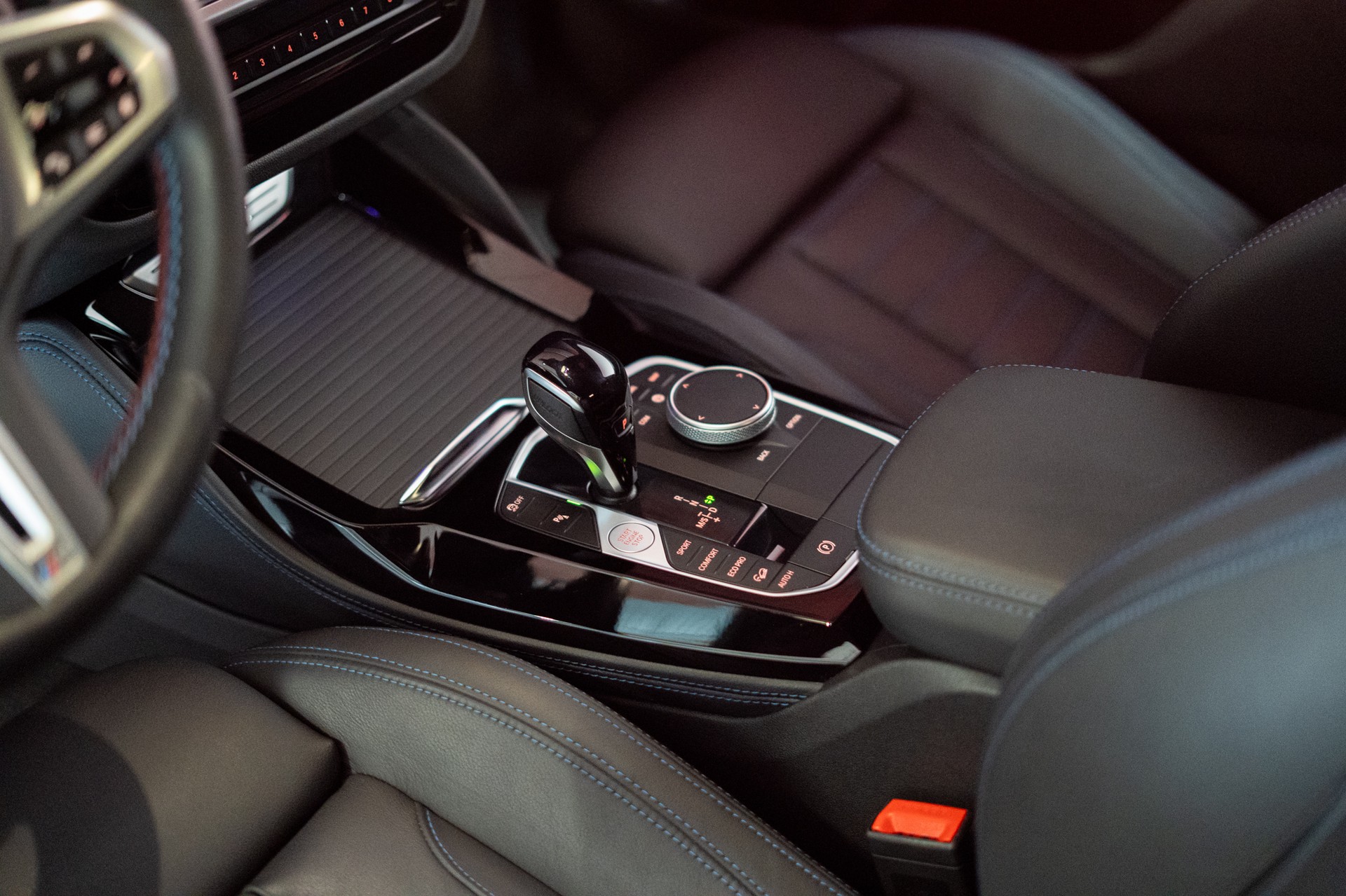 BMW X4 M40d / Rückfahrkamera / HeadUp / AHK-image-12