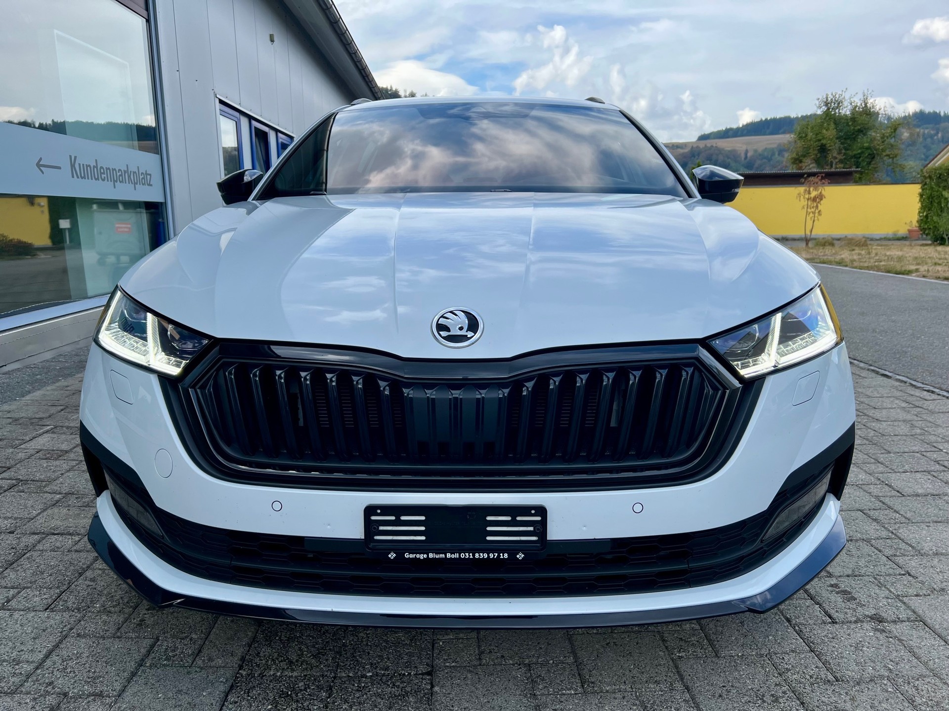 SKODA Octavia Combi 2.0 TDI DSG SportLine 4x4-image-3