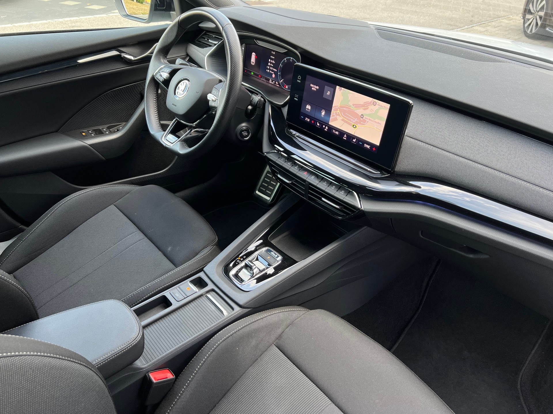 SKODA Octavia Combi 2.0 TDI DSG SportLine 4x4-image-13