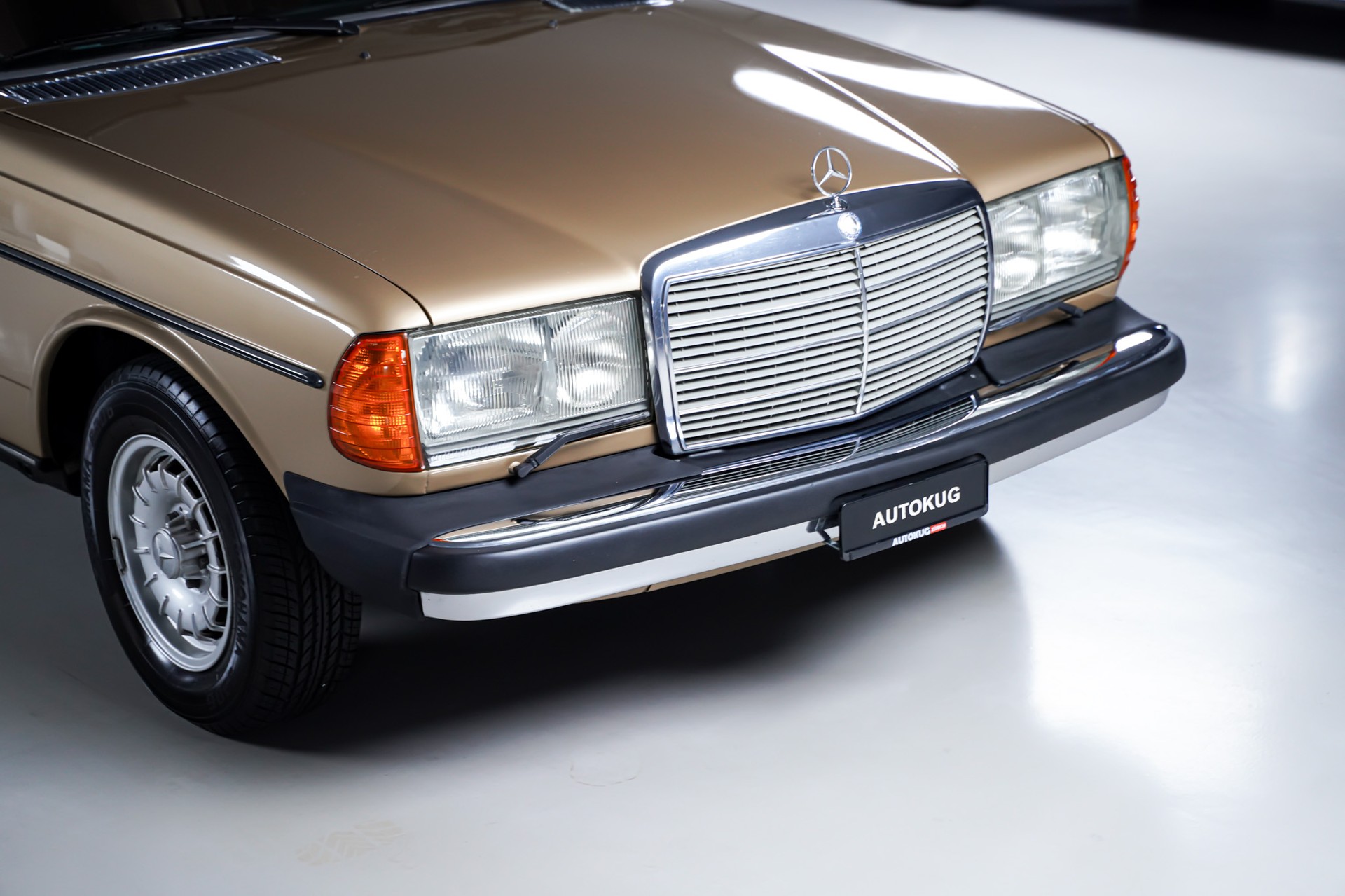 MERCEDES-BENZ 280 CE Automatic-image-3