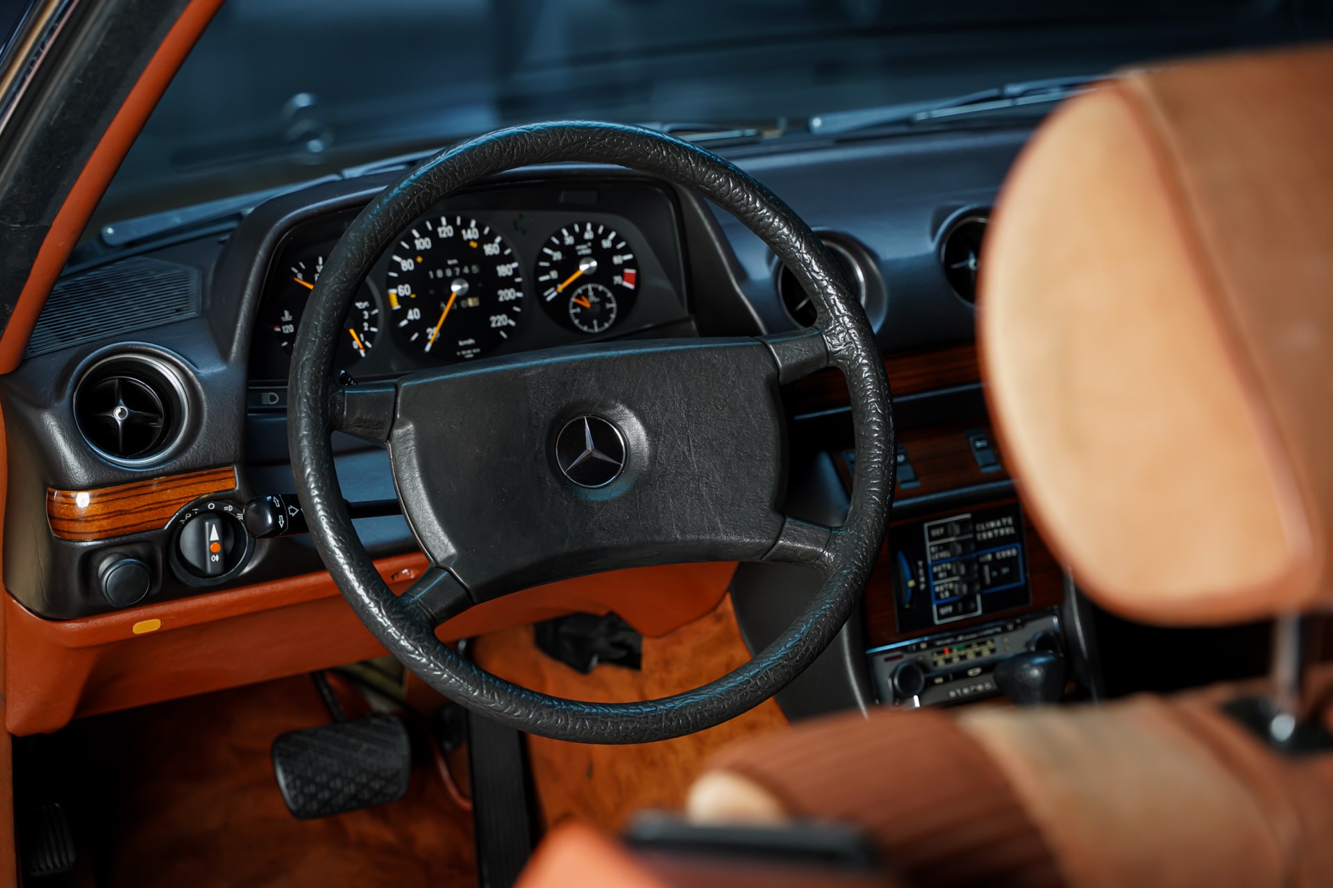MERCEDES-BENZ 280 CE Automatic-image-9