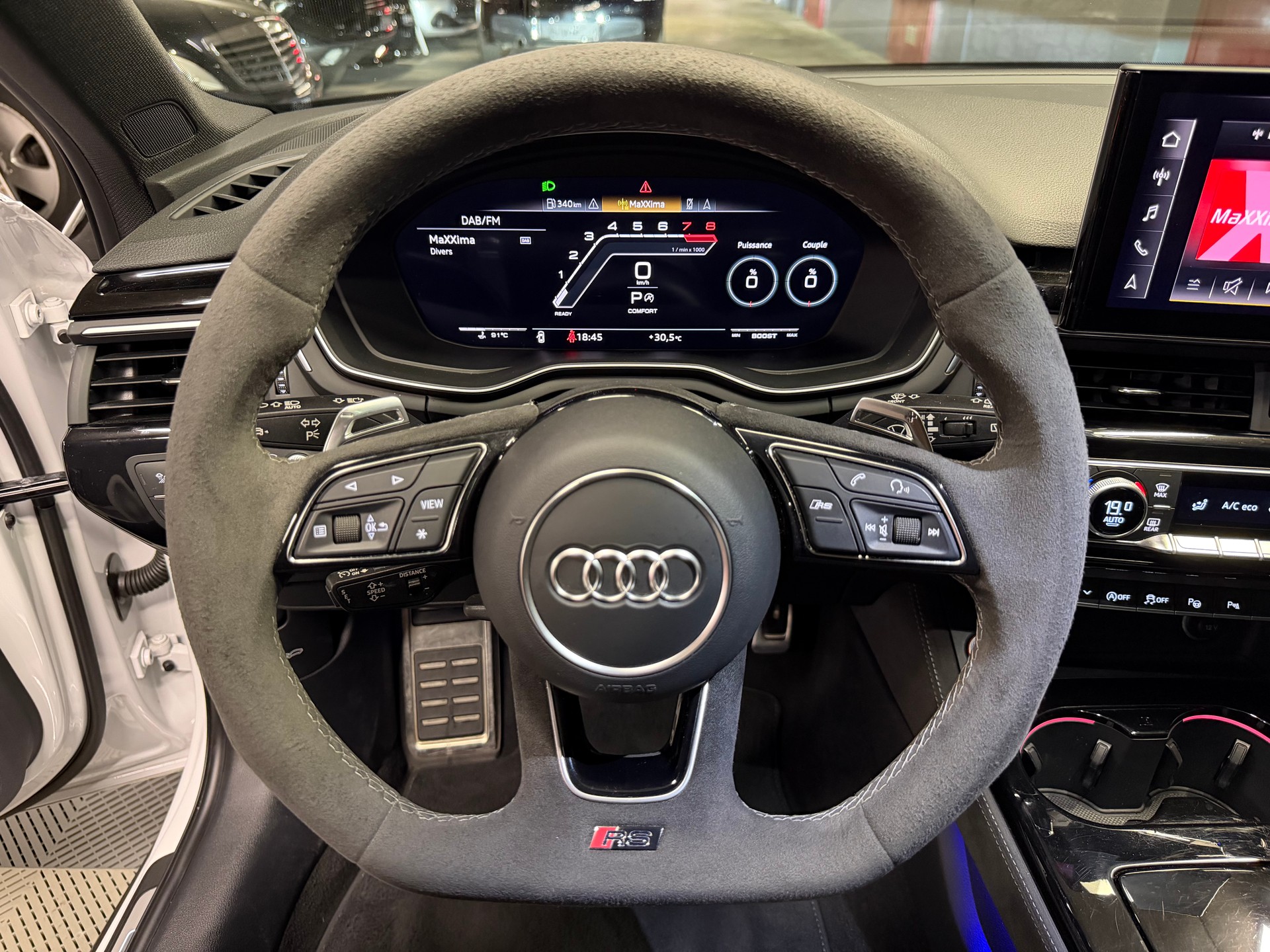 AUDI RS4 Avant quattro tiptronic-image-10