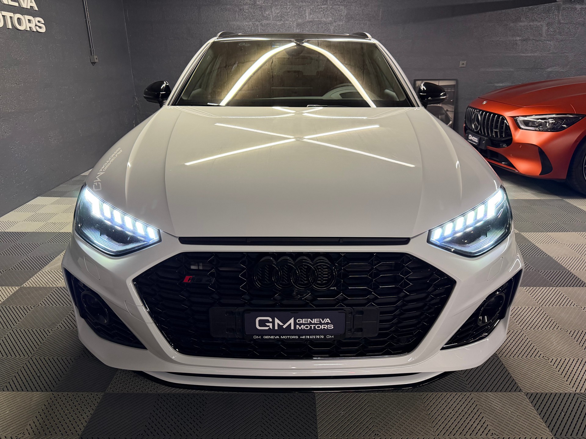 AUDI RS4 Avant quattro tiptronic-image-1
