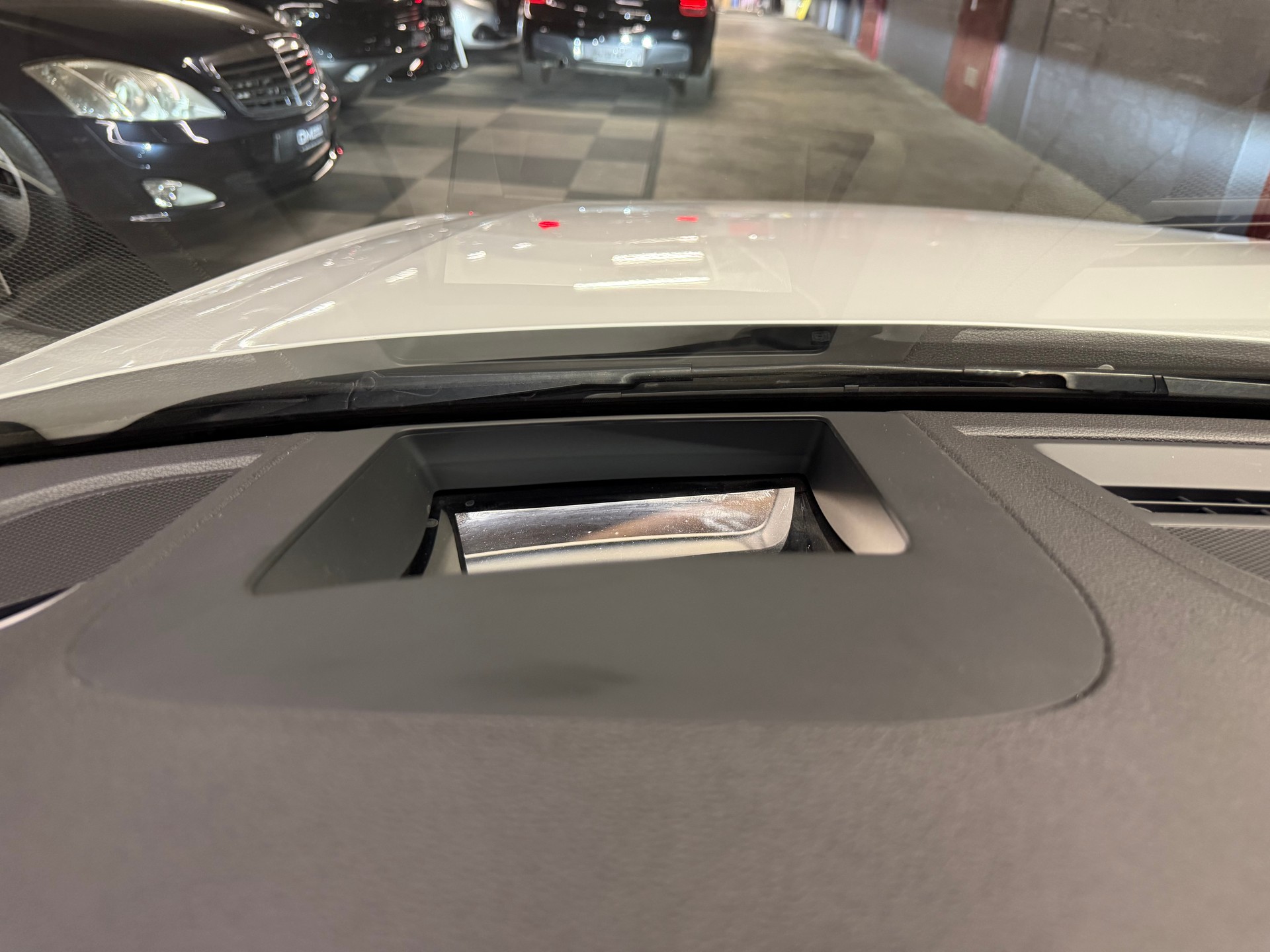 AUDI RS4 Avant quattro tiptronic-image-11