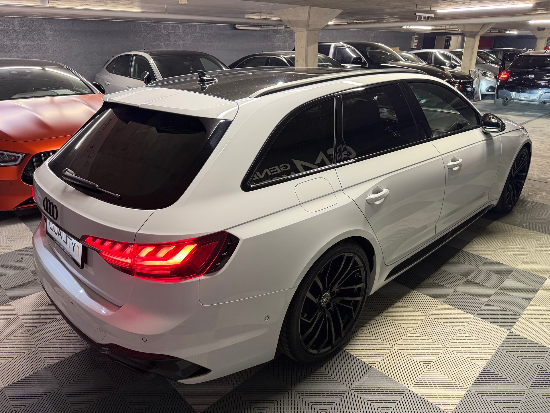 AUDI RS4 Avant quattro tiptronic-image-3