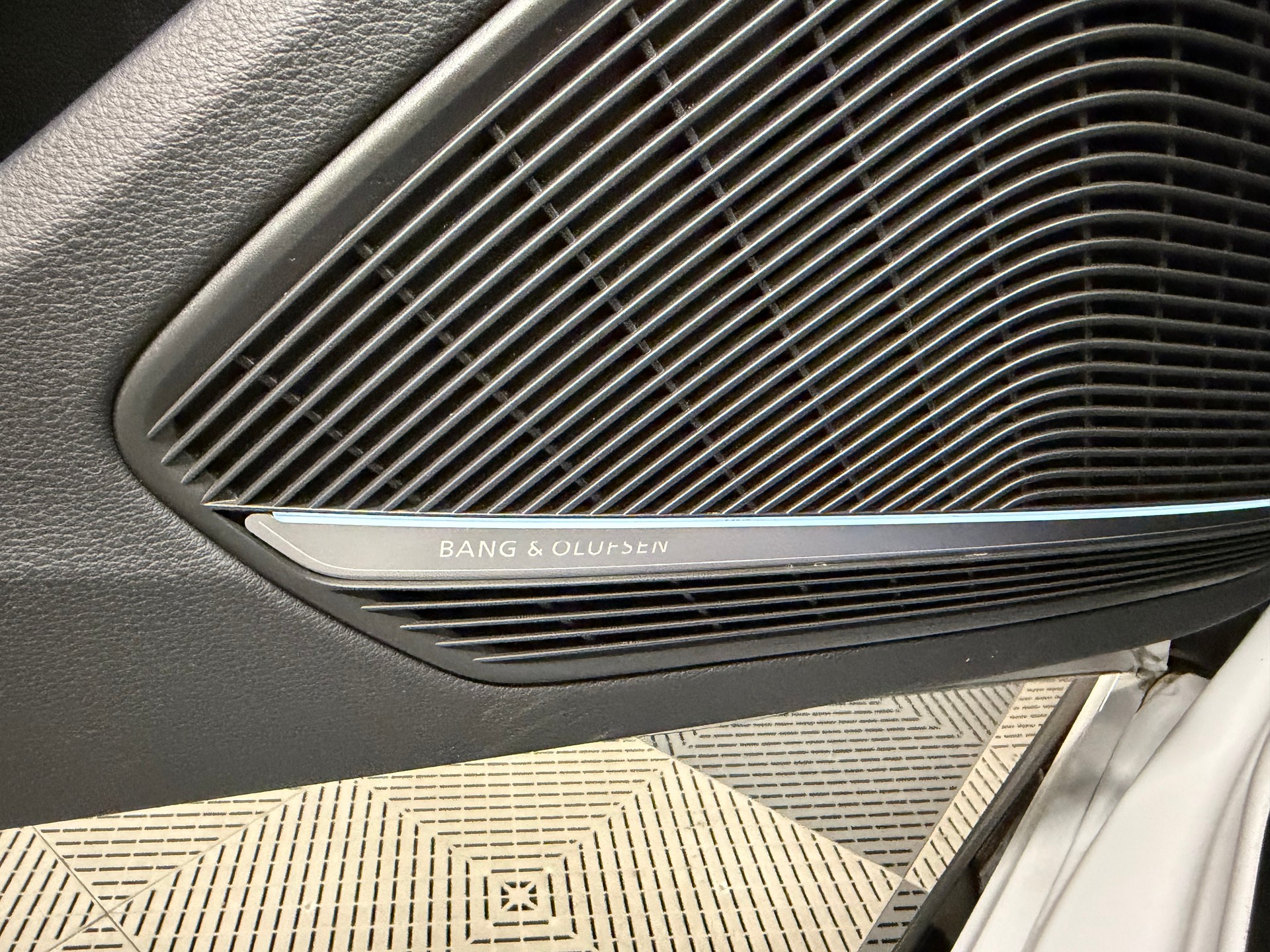 AUDI RS4 Avant quattro tiptronic-image-15