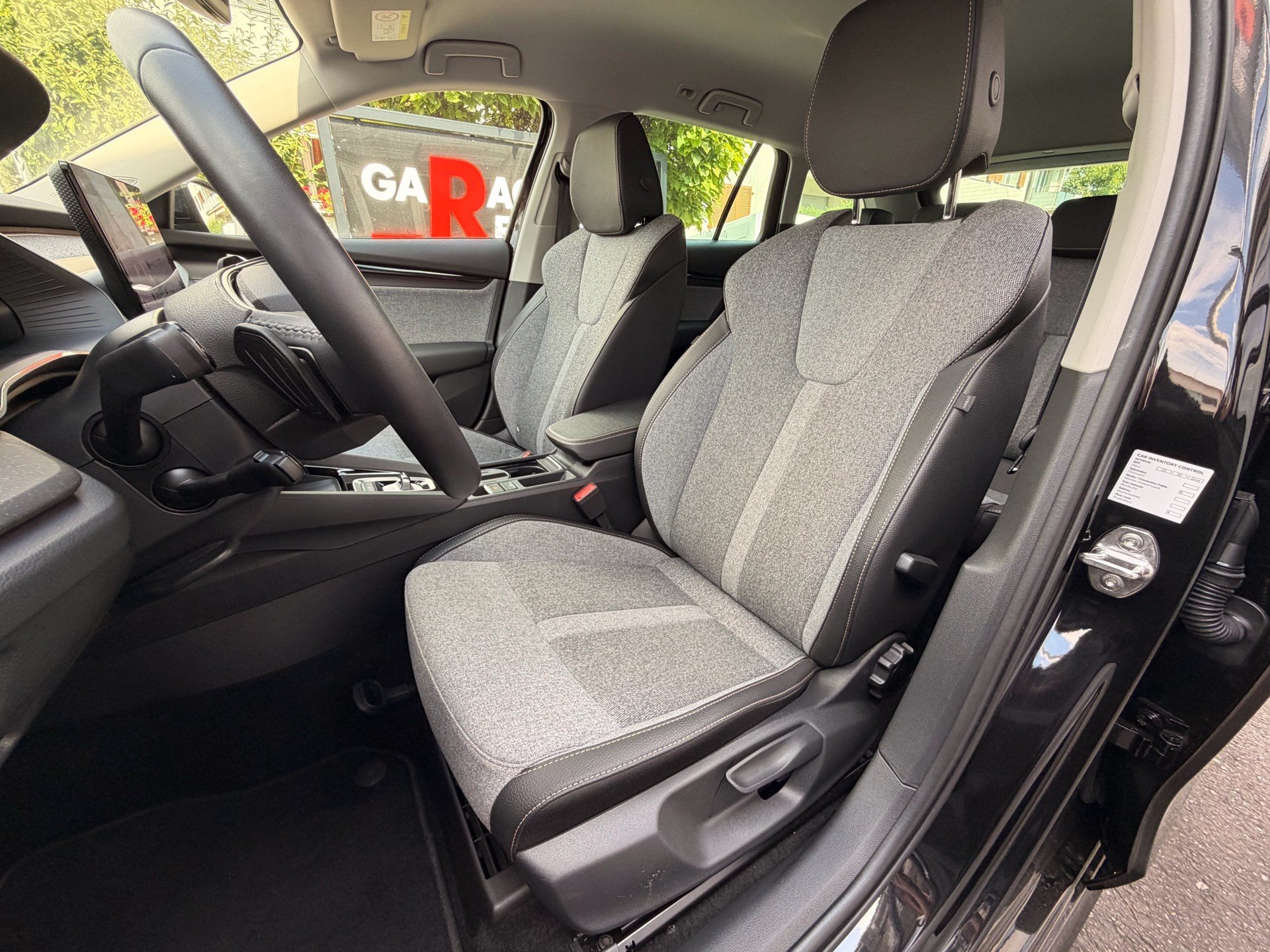 SKODA Octavia Combi 1.5 TSI mHEV 150PS Selection *** ANHÄNGERKUPPLUNG SCHWENKBAR ***-image-7