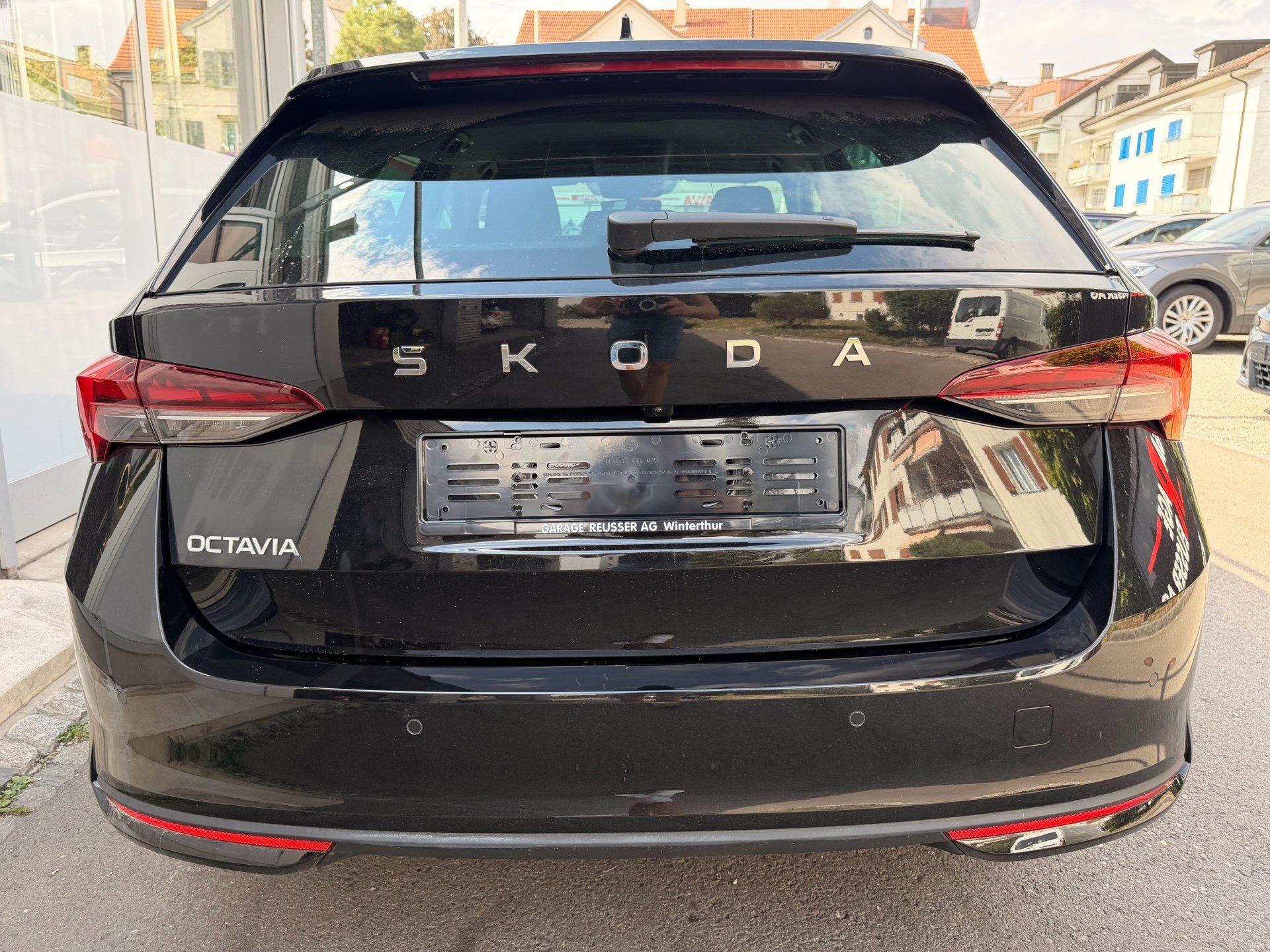 SKODA Octavia Combi 1.5 TSI mHEV 150PS Selection *** ANHÄNGERKUPPLUNG SCHWENKBAR ***-image-5