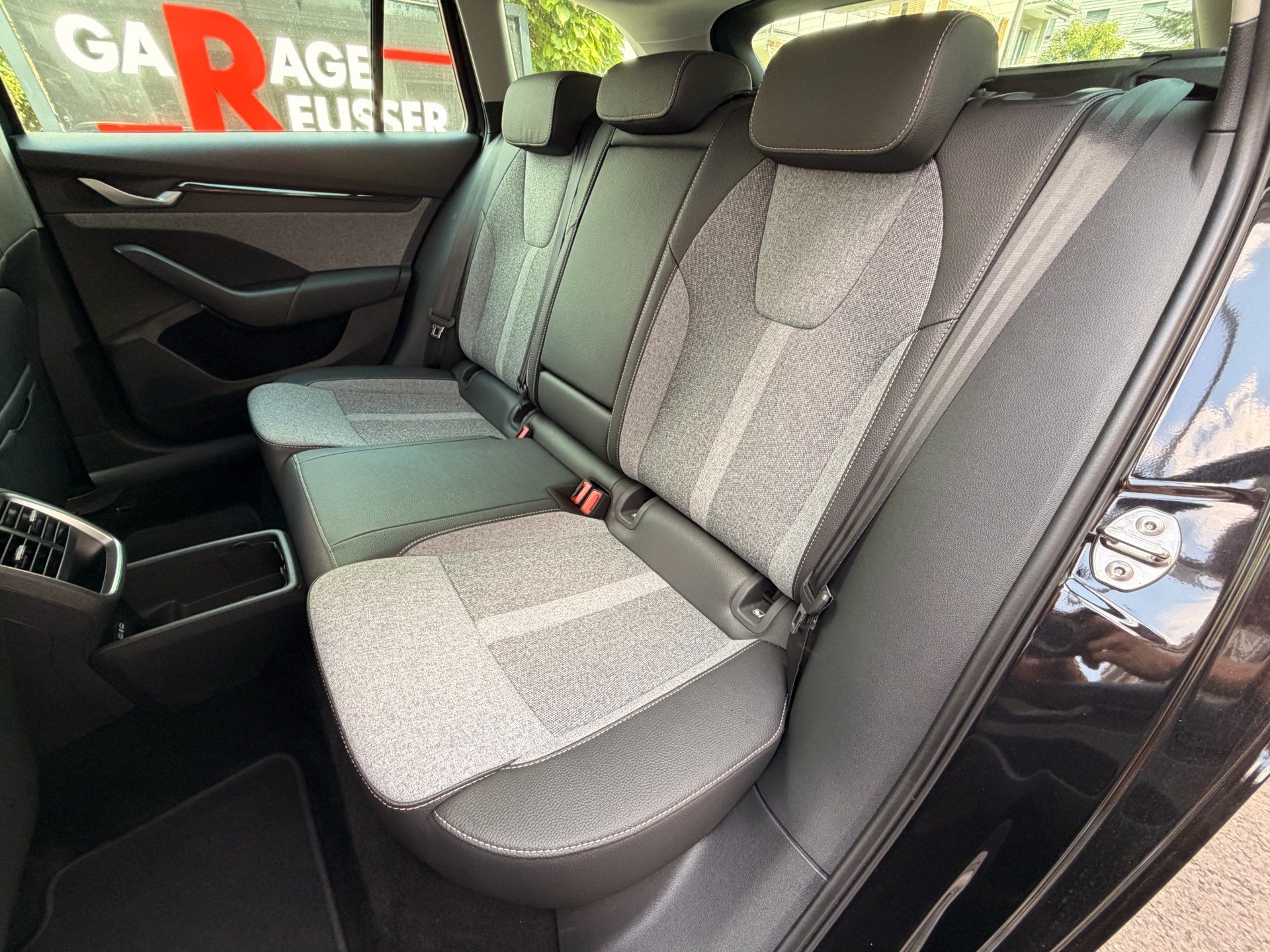 SKODA Octavia Combi 1.5 TSI mHEV 150PS Selection *** ANHÄNGERKUPPLUNG SCHWENKBAR ***-image-28