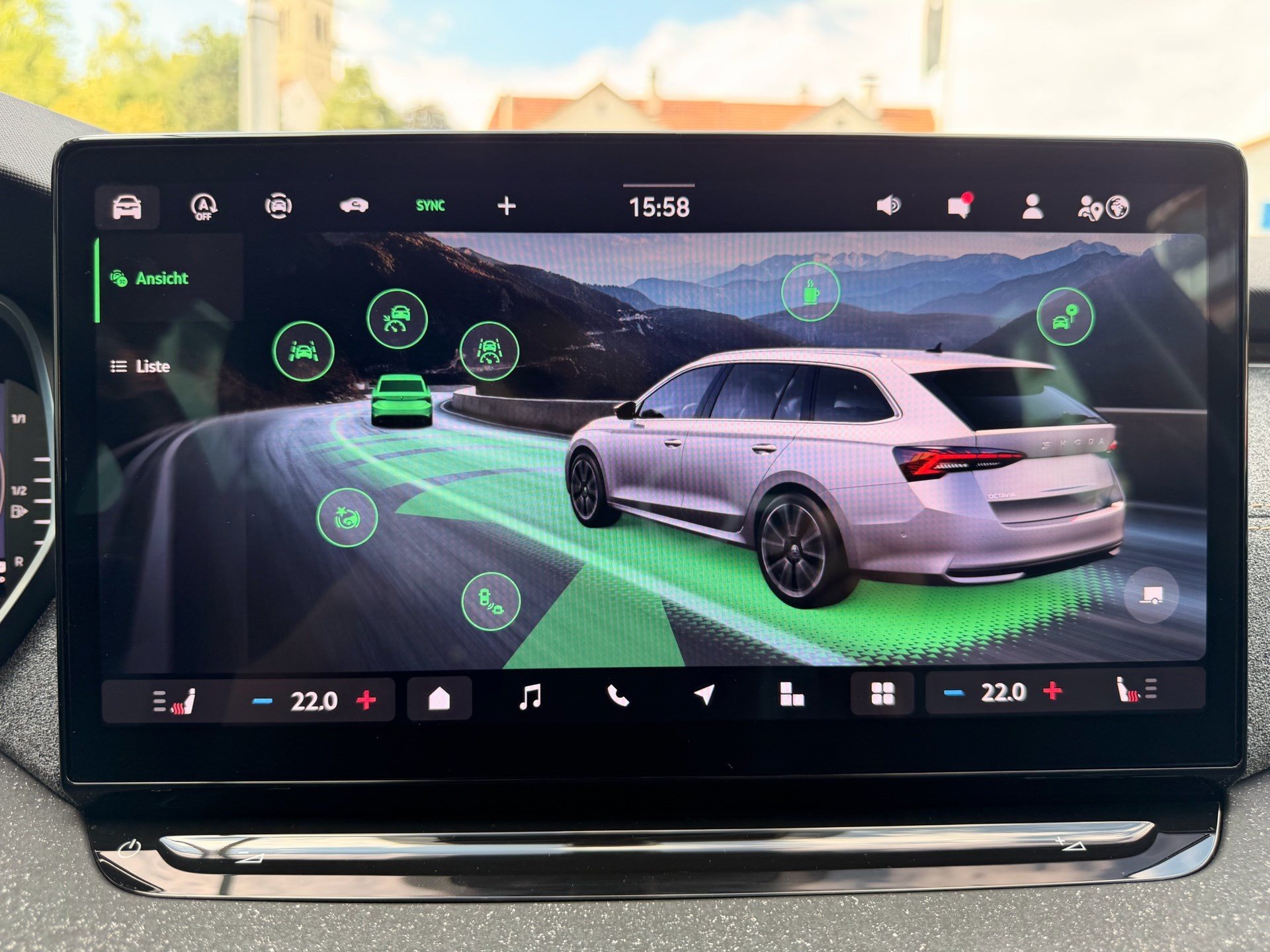 SKODA Octavia Combi 1.5 TSI mHEV 150PS Selection *** ANHÄNGERKUPPLUNG SCHWENKBAR ***-image-15
