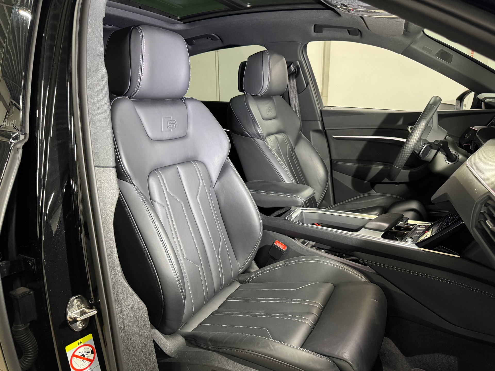 AUDI SQ8 Sportback e-tron quattro 114kWh / 503PS-image-6