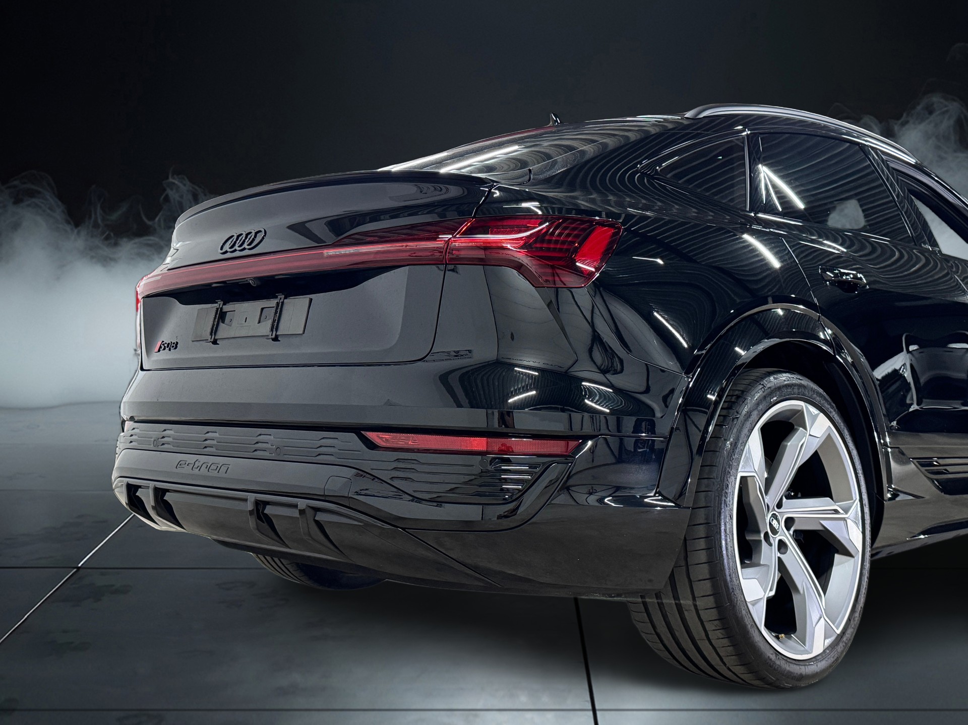 AUDI SQ8 Sportback e-tron quattro 114kWh / 503PS-image-5