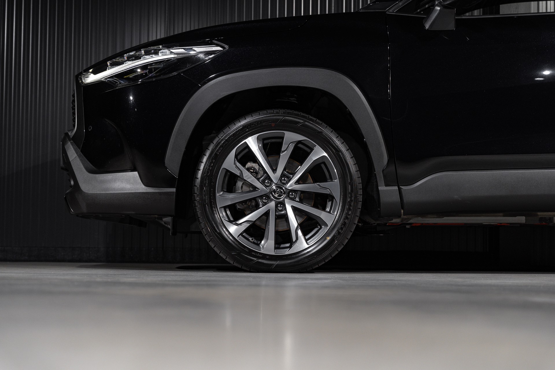 TOYOTA Corolla Cross 2.0 4WD e-CVT-image-26