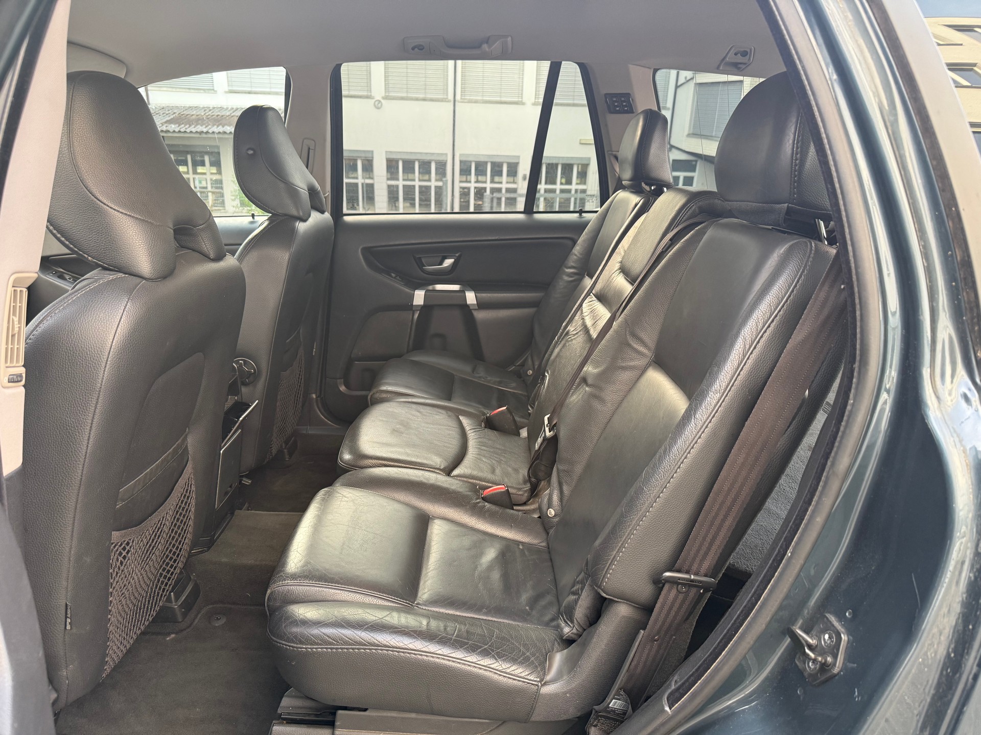 VOLVO XC90 D5 AWD Momentum-image-10