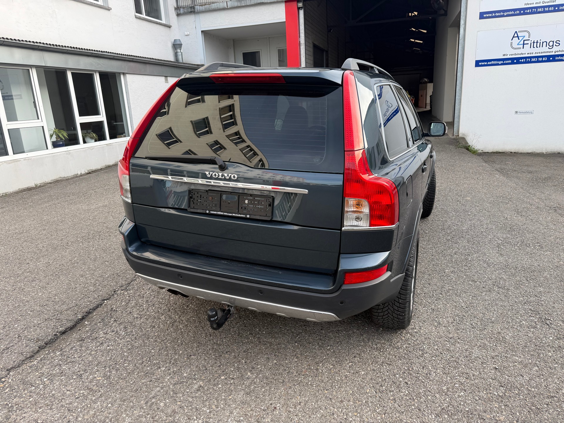VOLVO XC90 D5 AWD Momentum-image-5