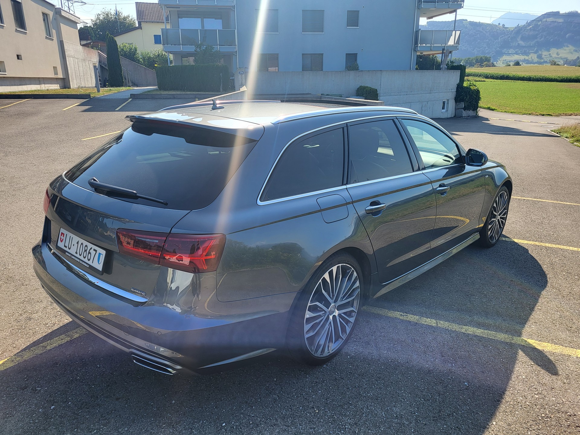 AUDI A6 Avant Competition S-Line-image-2