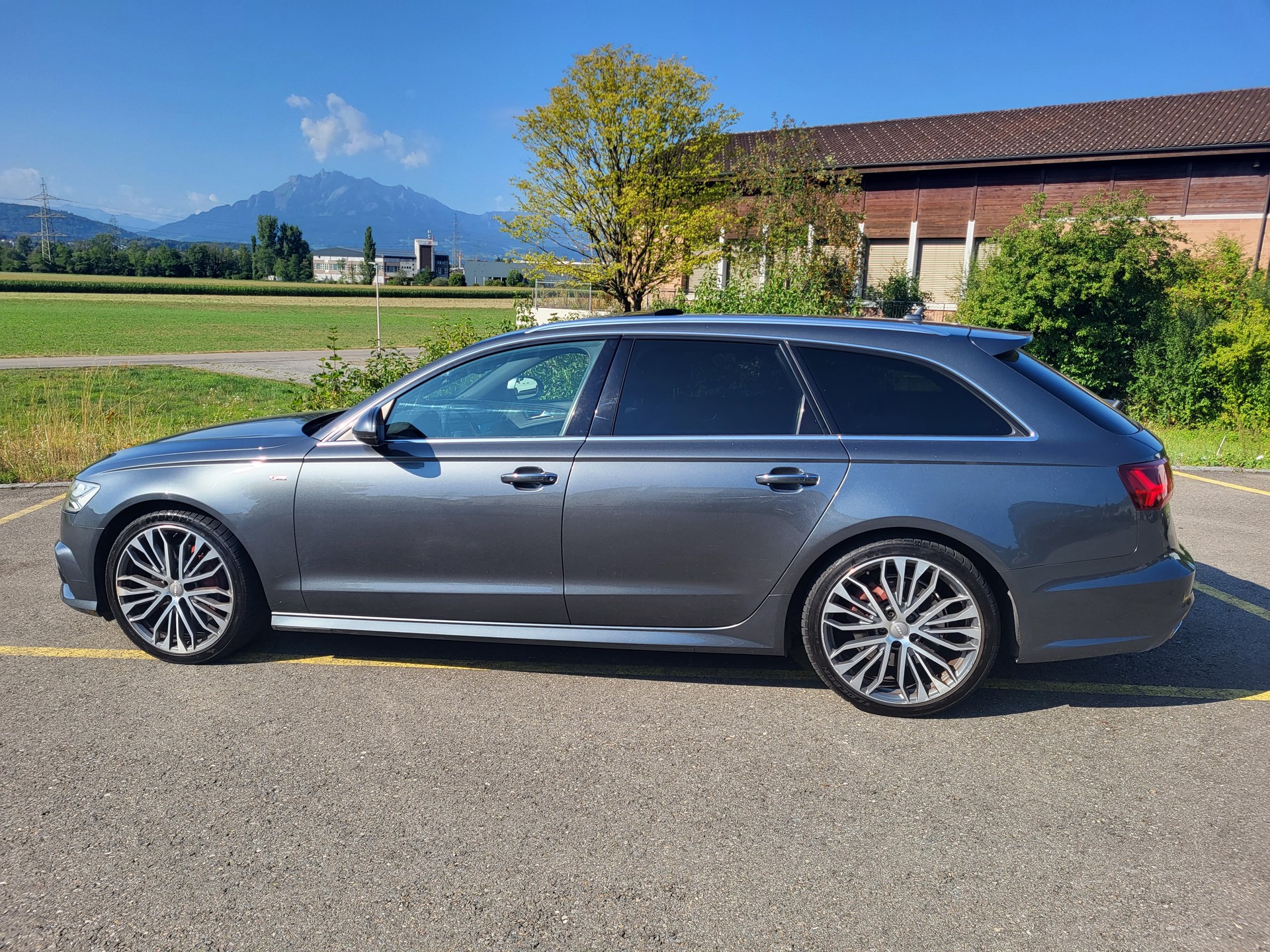 AUDI A6 Avant Competition S-Line-image-3