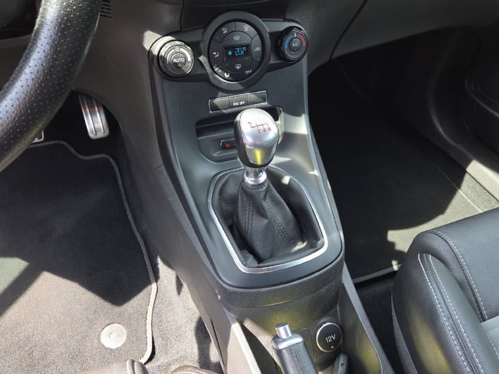 FORD Fiesta 1.6 EcoB ST-2-image-6