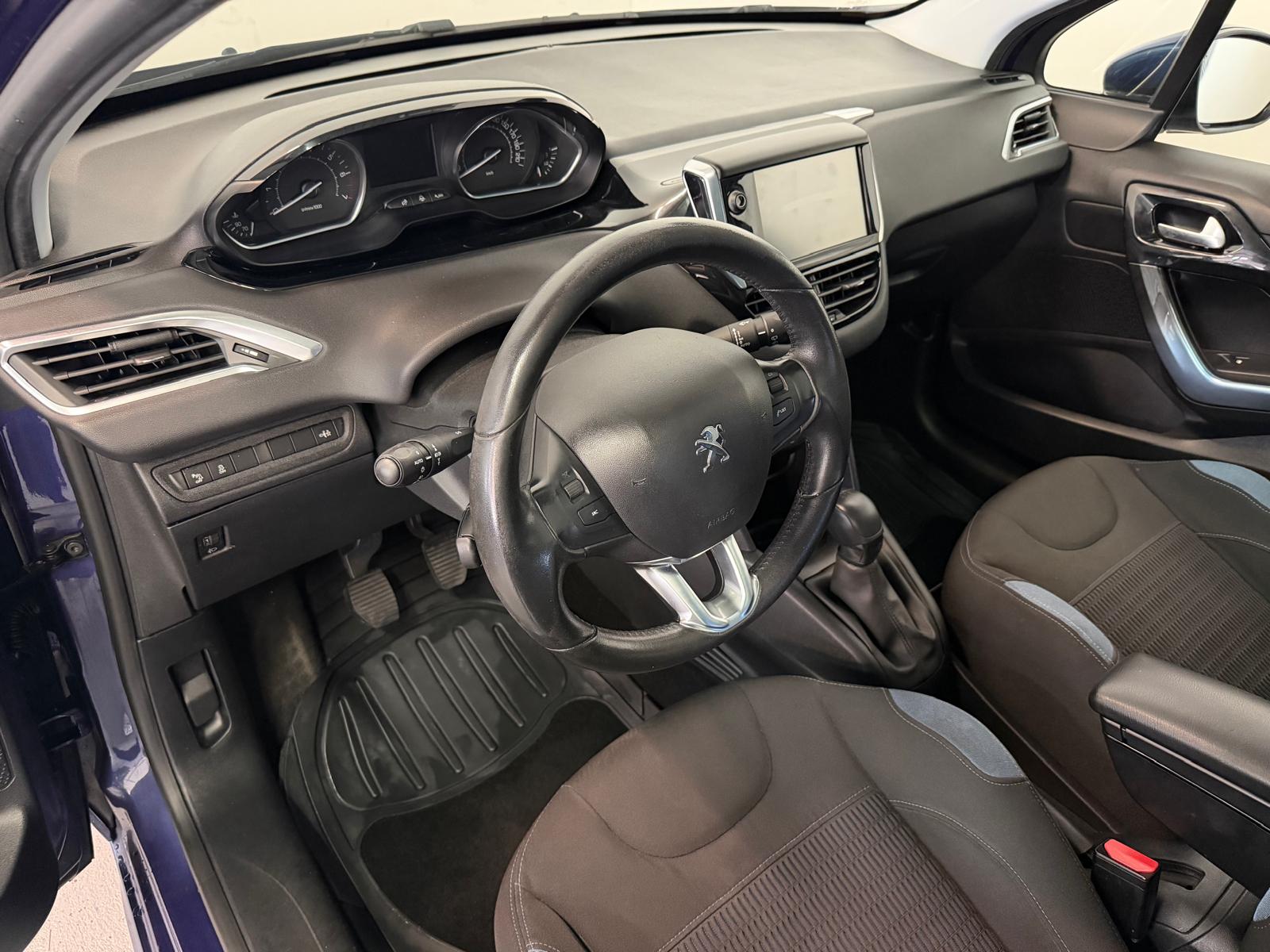 PEUGEOT 208 1.6 VTI Allure-image-14