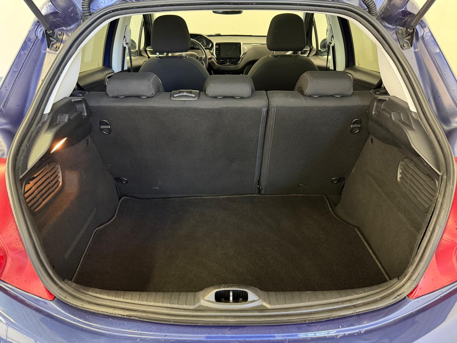PEUGEOT 208 1.6 VTI Allure-image-12