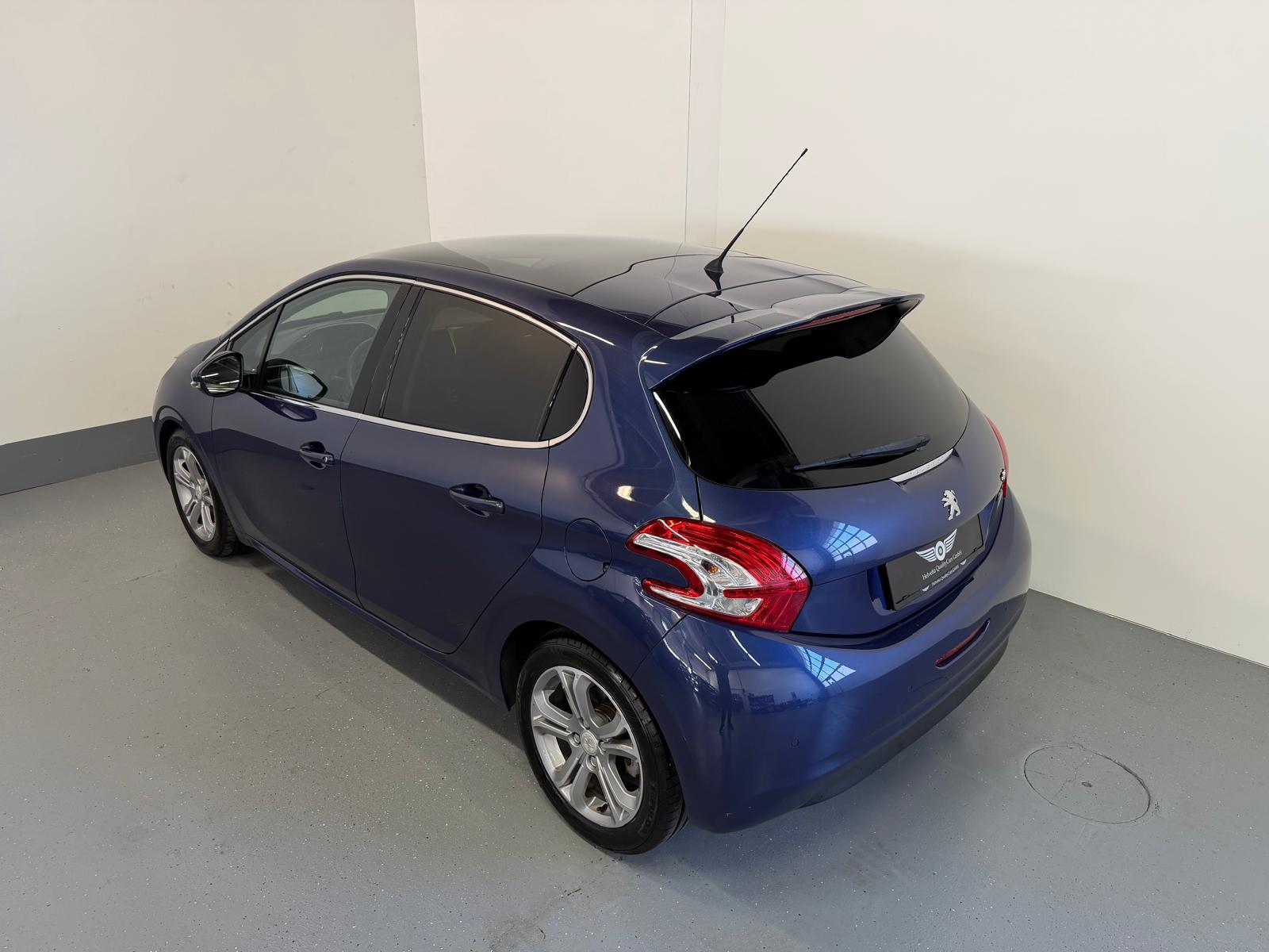 PEUGEOT 208 1.6 VTI Allure-image-7