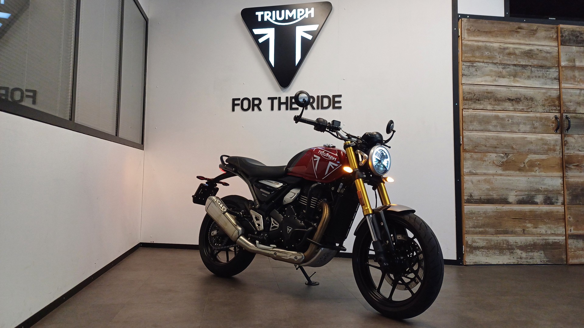 TRIUMPH Speed 400