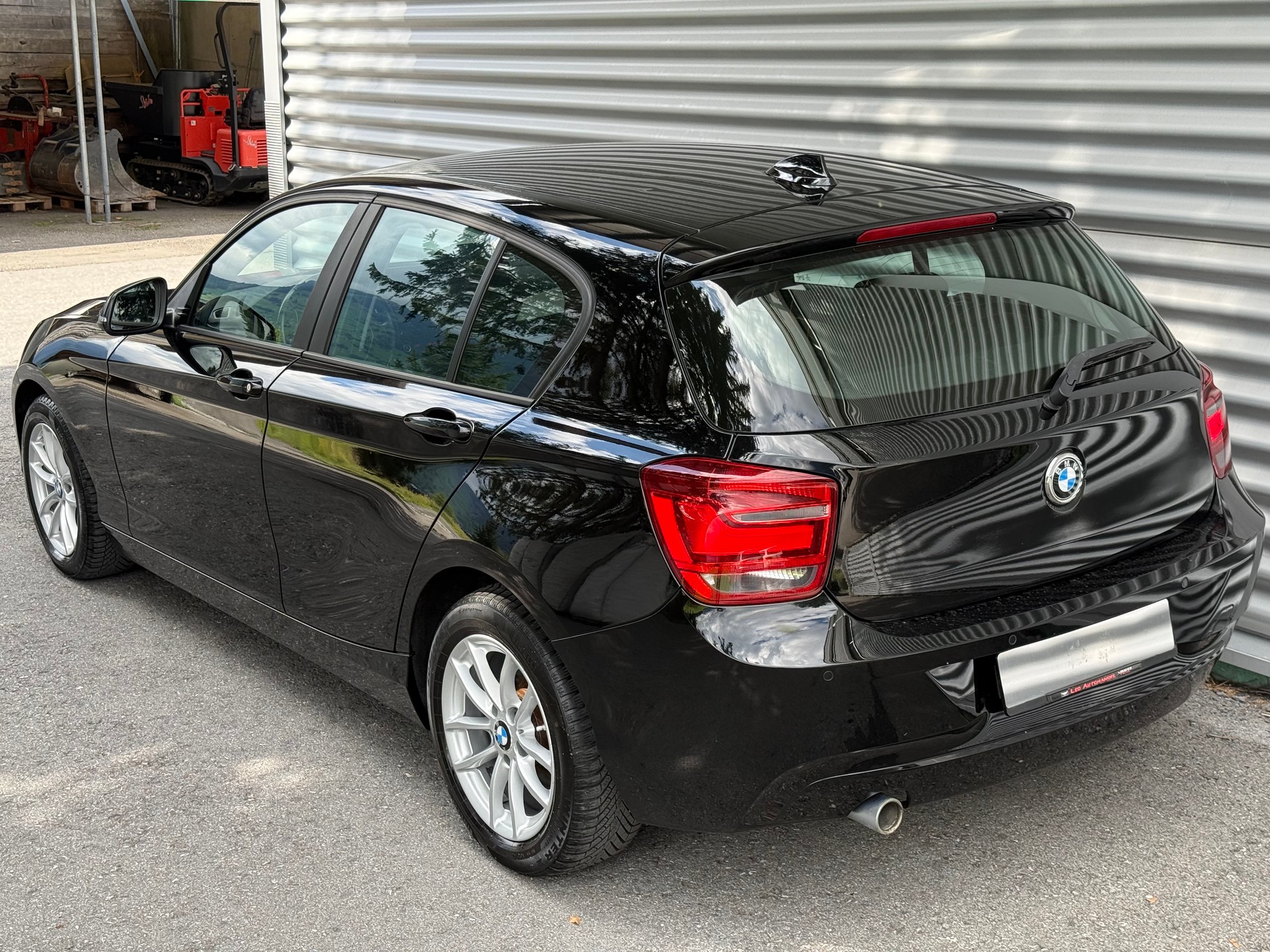 BMW 118d xDrive Sport Line-image-2