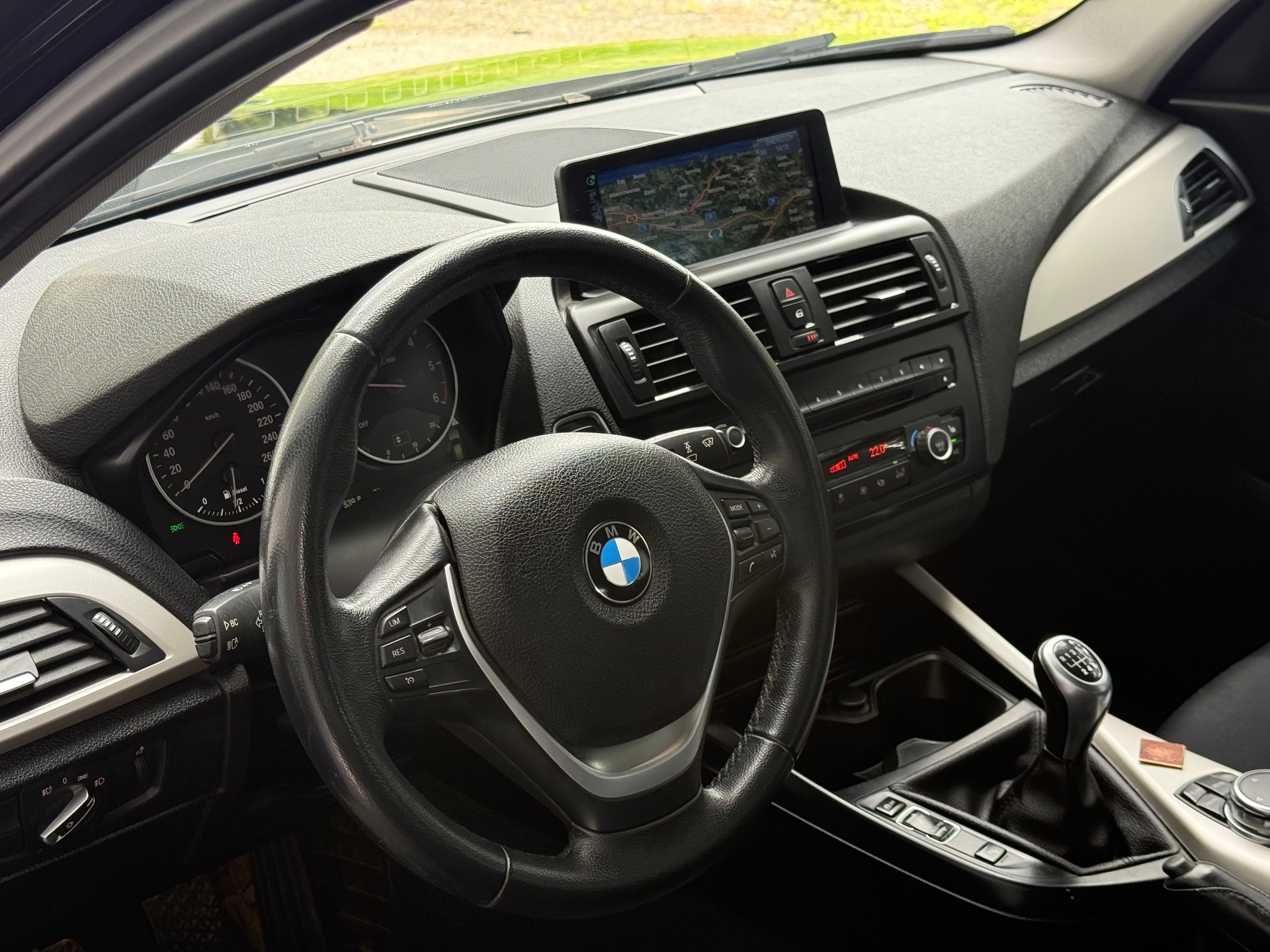 BMW 118d xDrive Sport Line-image-8
