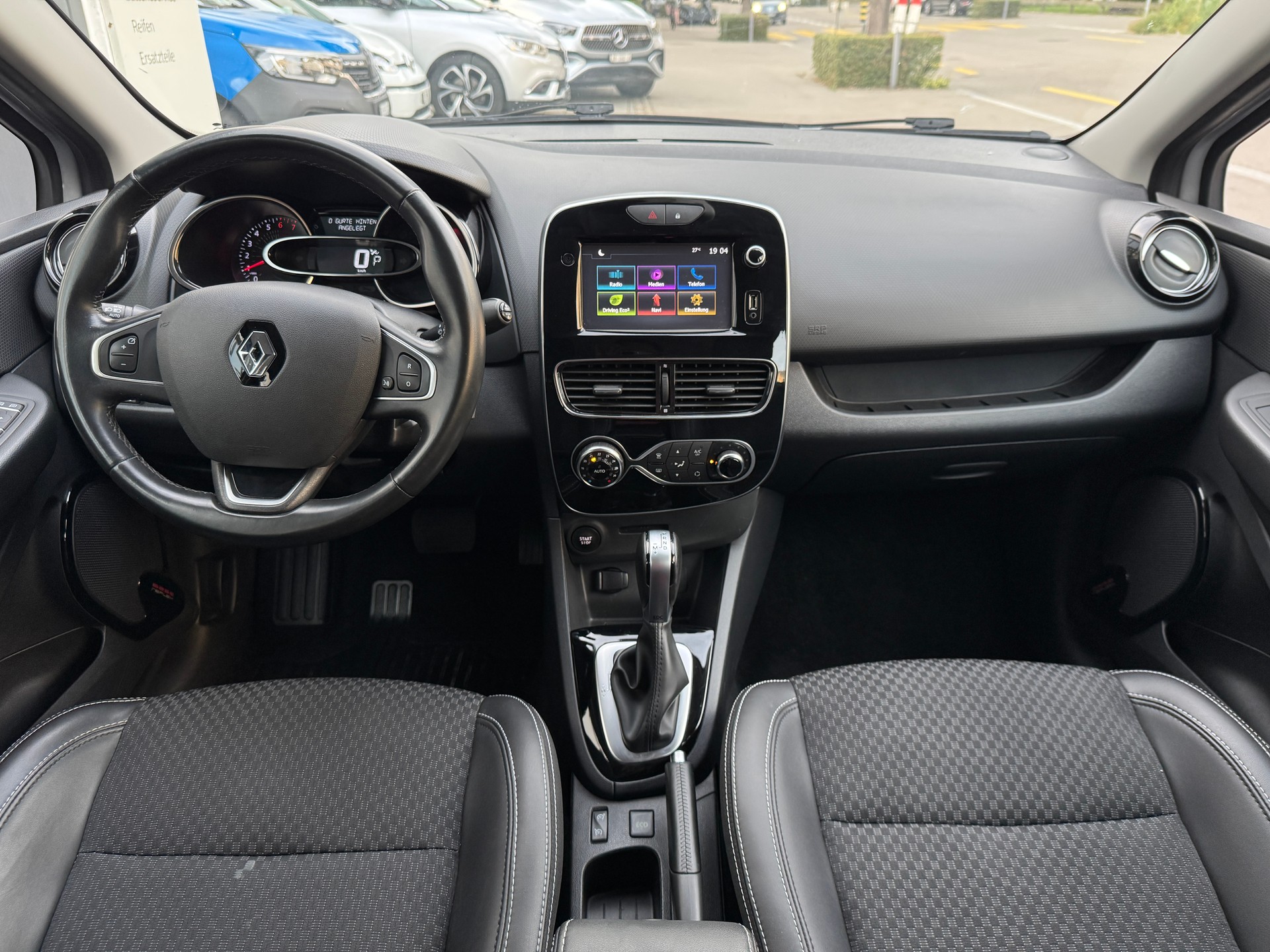 RENAULT Clio 1.2 16V T Intens EDC-image-10