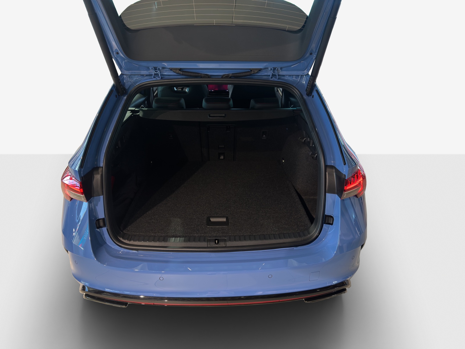 SKODA Octavia Combi 2.0 TSI DSG RS 30 Years Edition-image-12