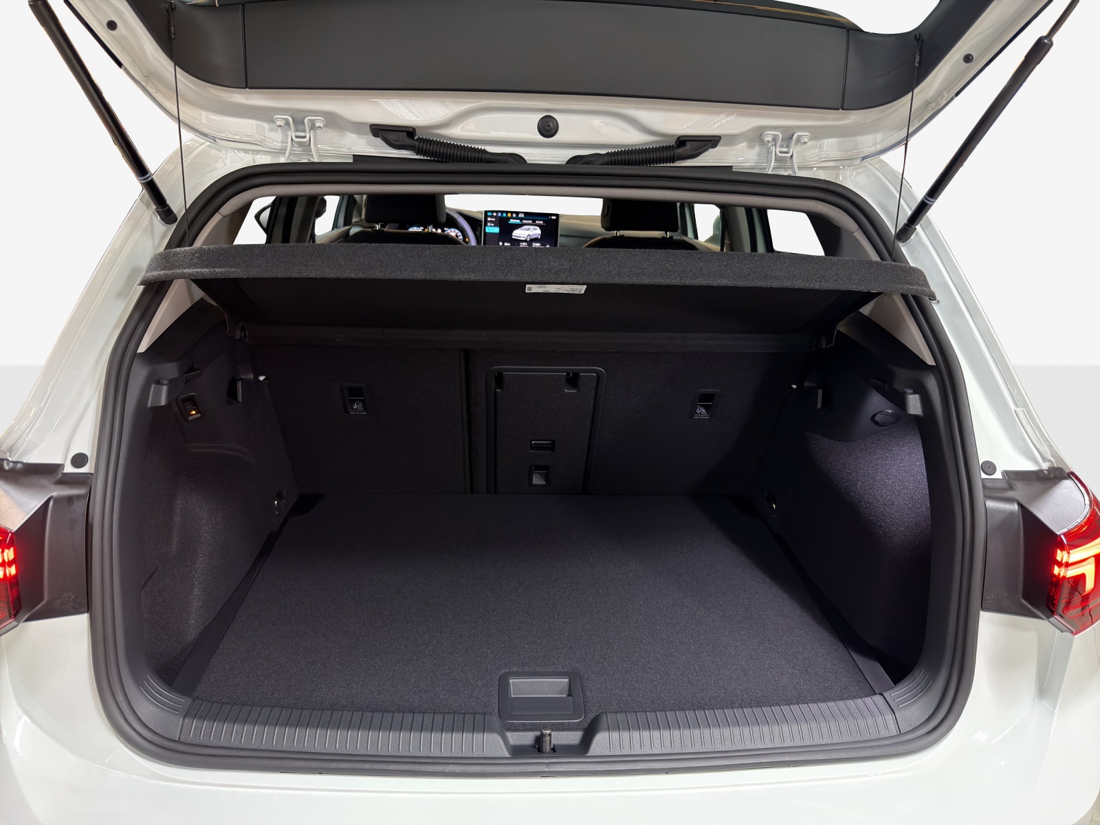 VW Golf 1.5 e TSI mHEV United DSG-image-12