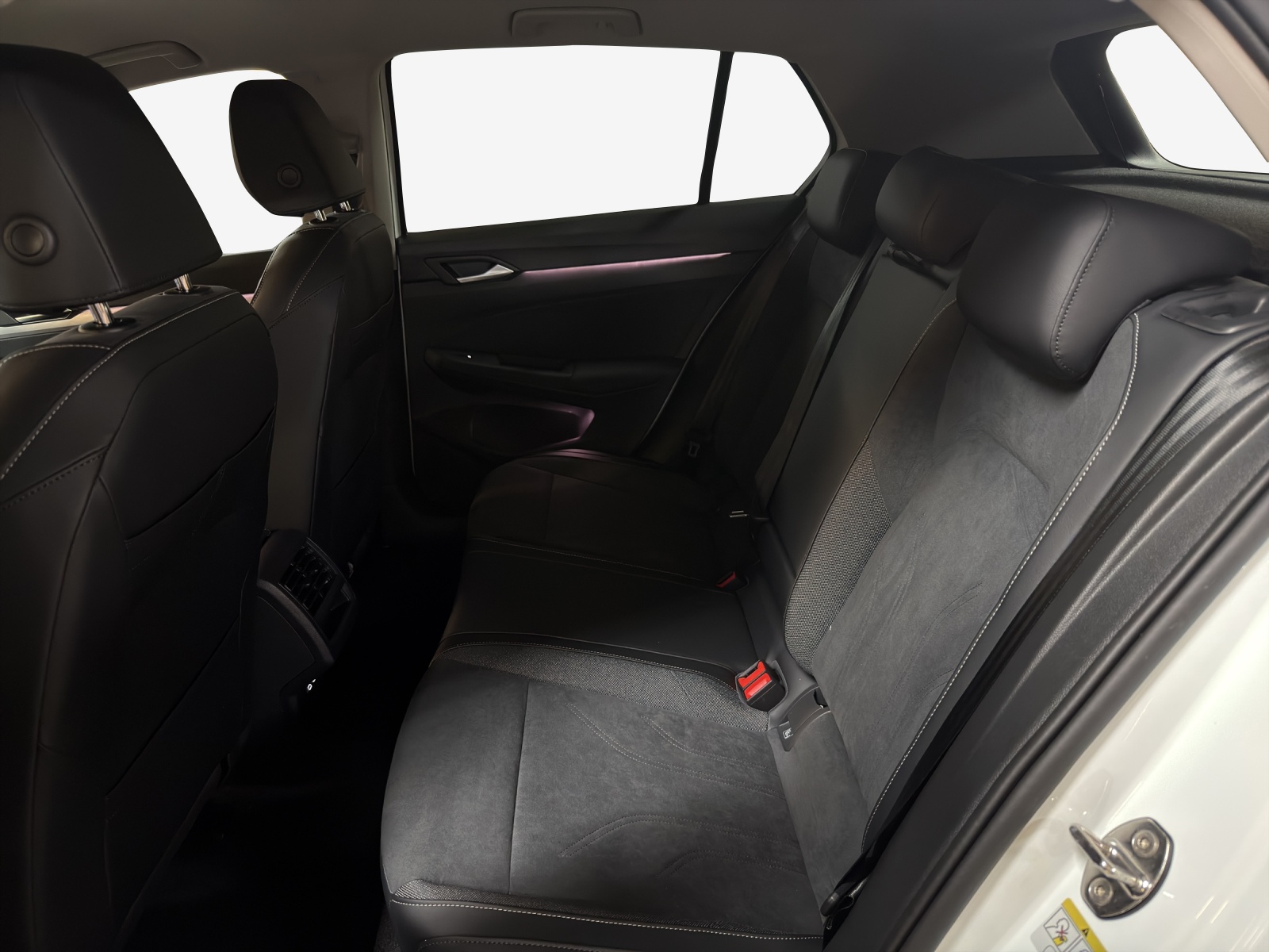 VW Golf 1.5 e TSI mHEV United DSG-image-11