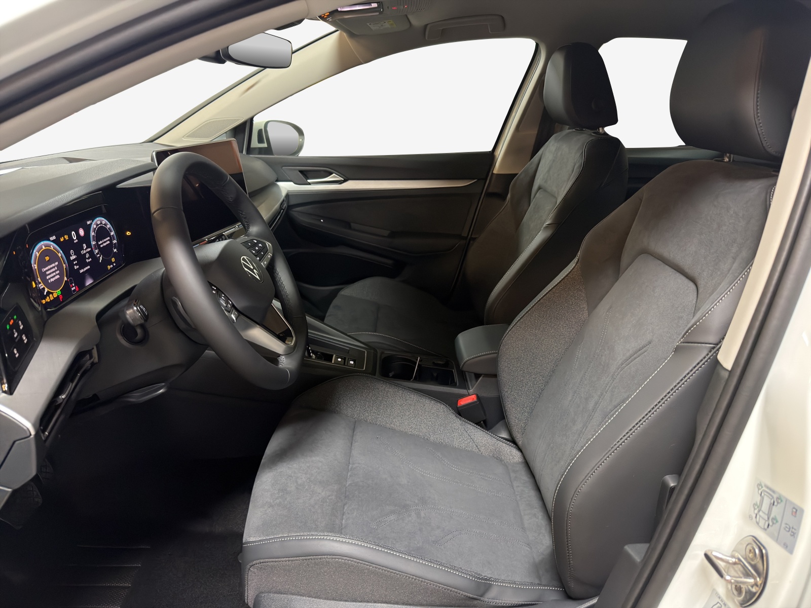 VW Golf 1.5 e TSI mHEV United DSG-image-7