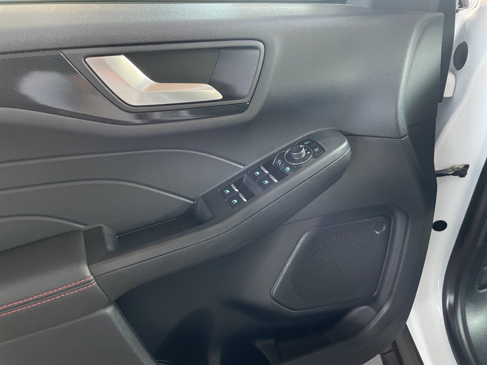 FORD Kuga 2.5 Hybrid ST-Line X 4x4-image-9