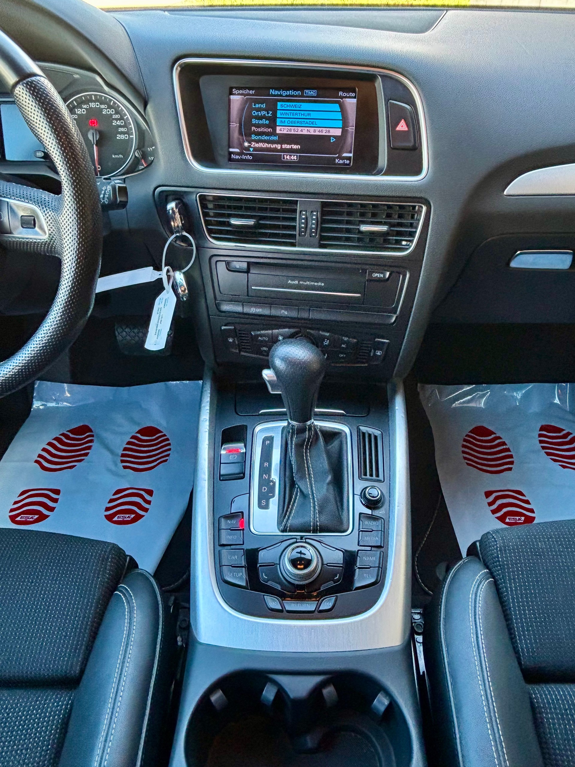 AUDI Q5 2.0 TDI quattro S-tronic-image-8