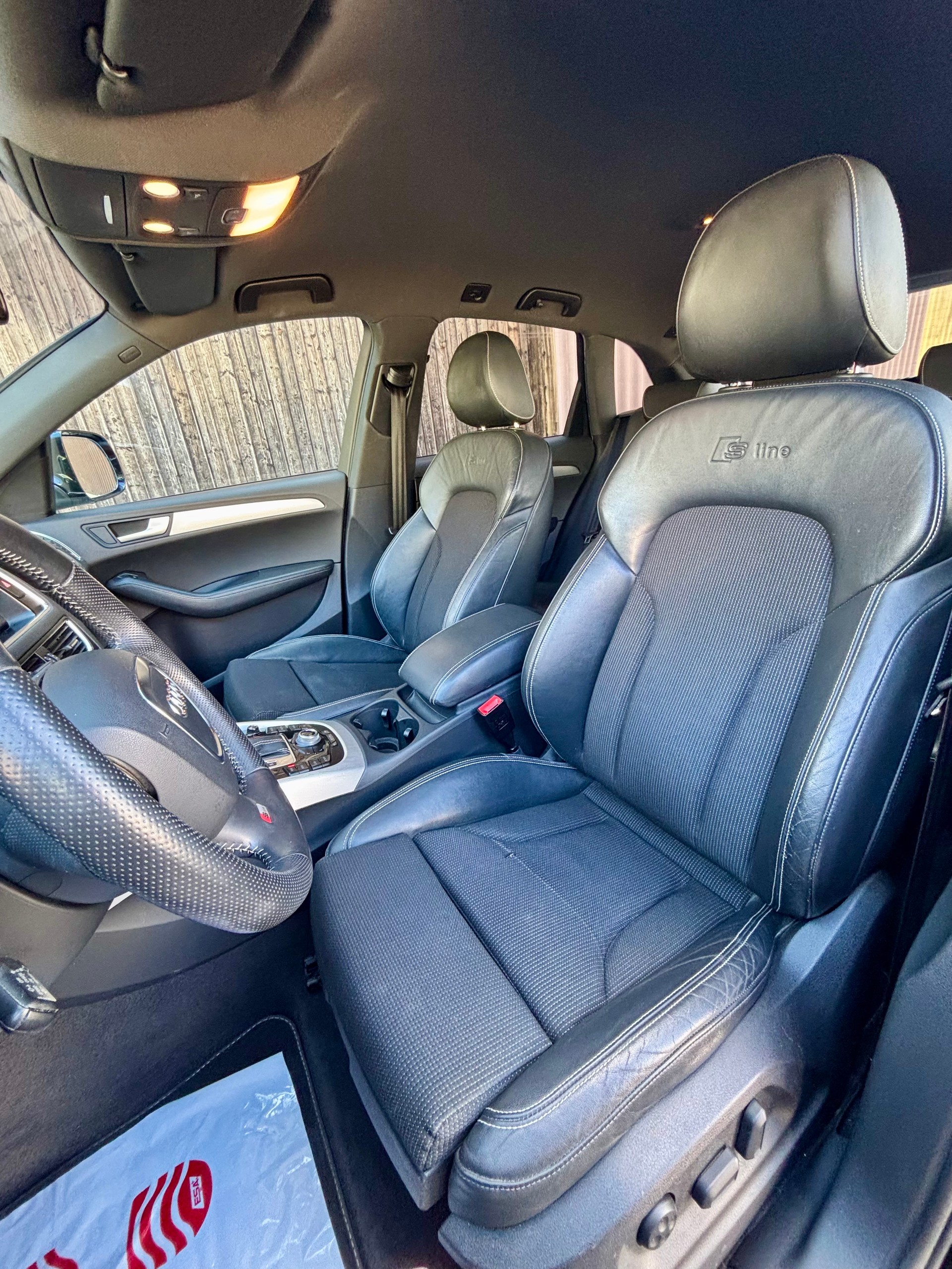 AUDI Q5 2.0 TDI quattro S-tronic-image-12