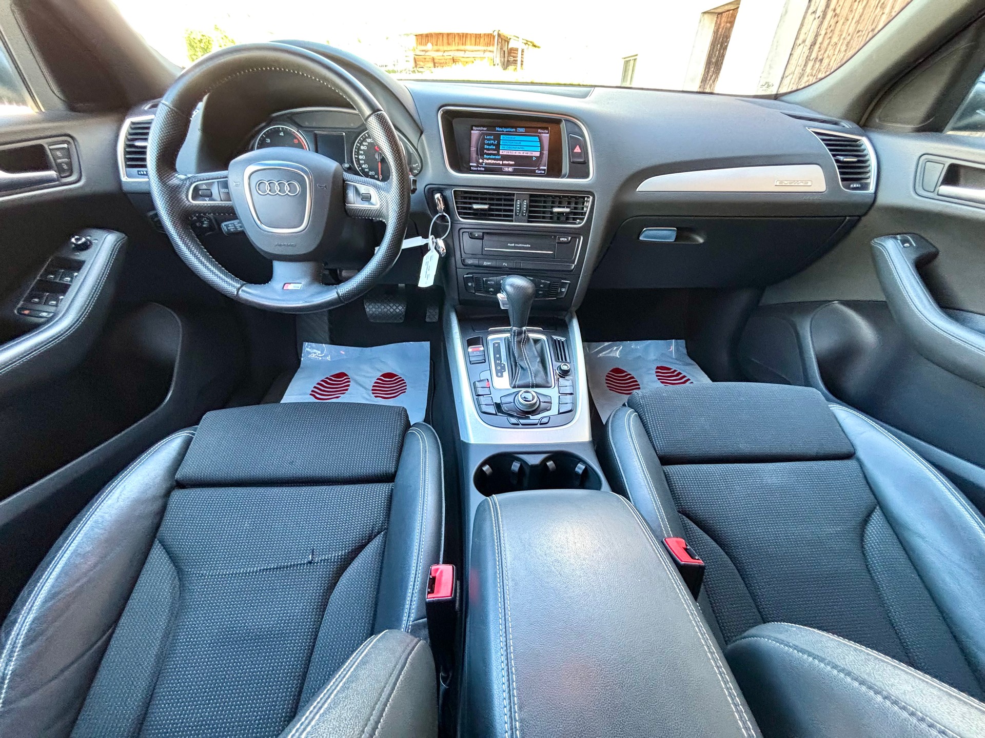 AUDI Q5 2.0 TDI quattro S-tronic-image-7