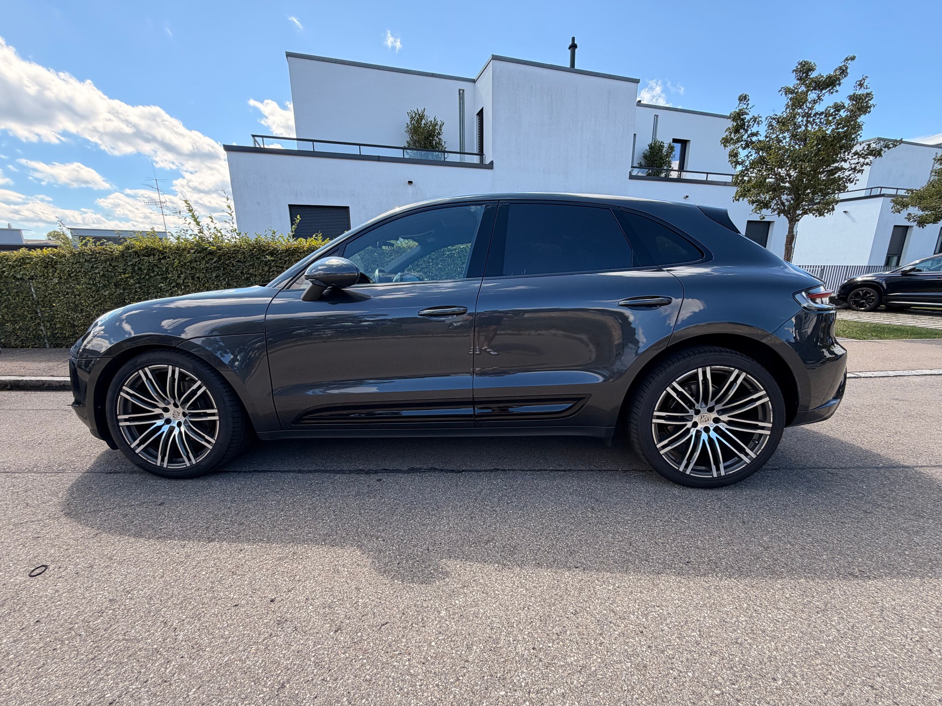PORSCHE MACAN-image-5