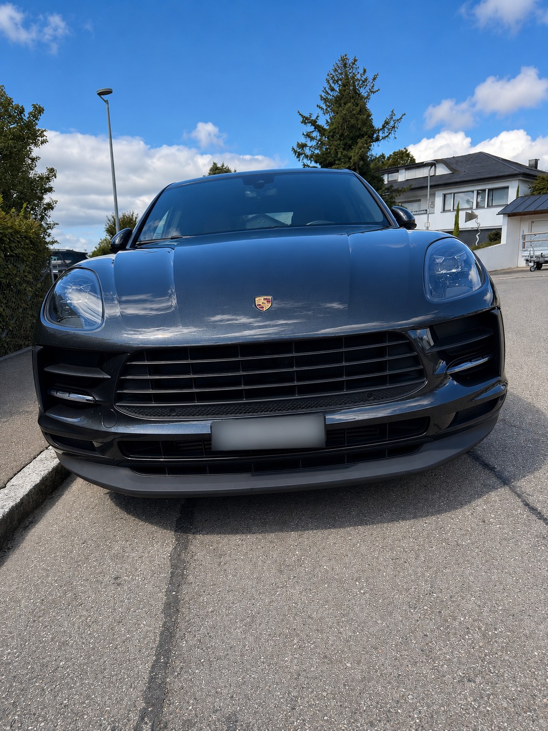 PORSCHE MACAN-image-1