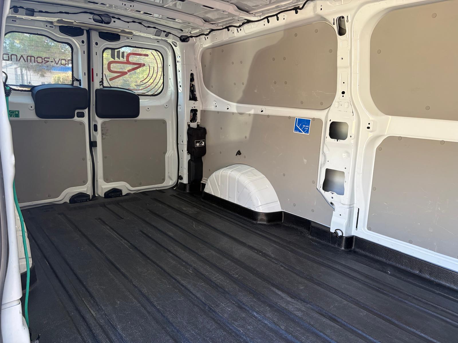 FORD Transit Custom Van 300 L2H1 Limited Automat-image-6