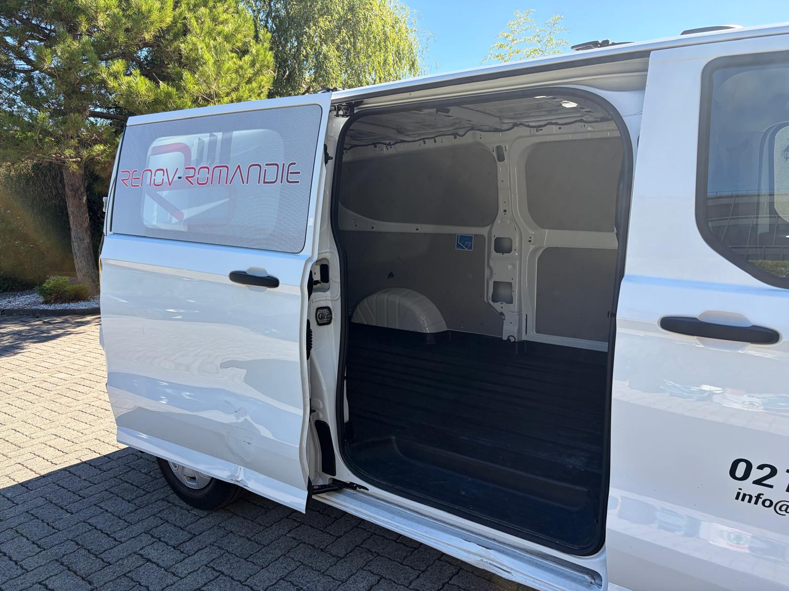 FORD Transit Custom Van 300 L2H1 Limited Automat-image-5