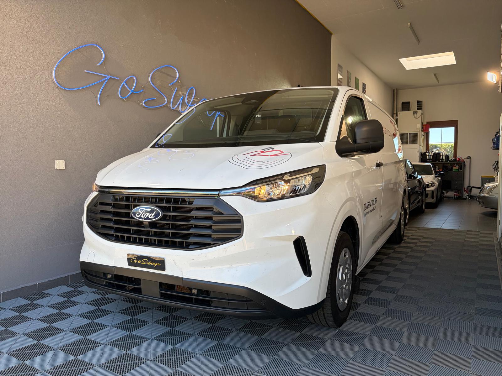 FORD Transit Custom Van 300 L2H1 Limited Automat-image-0
