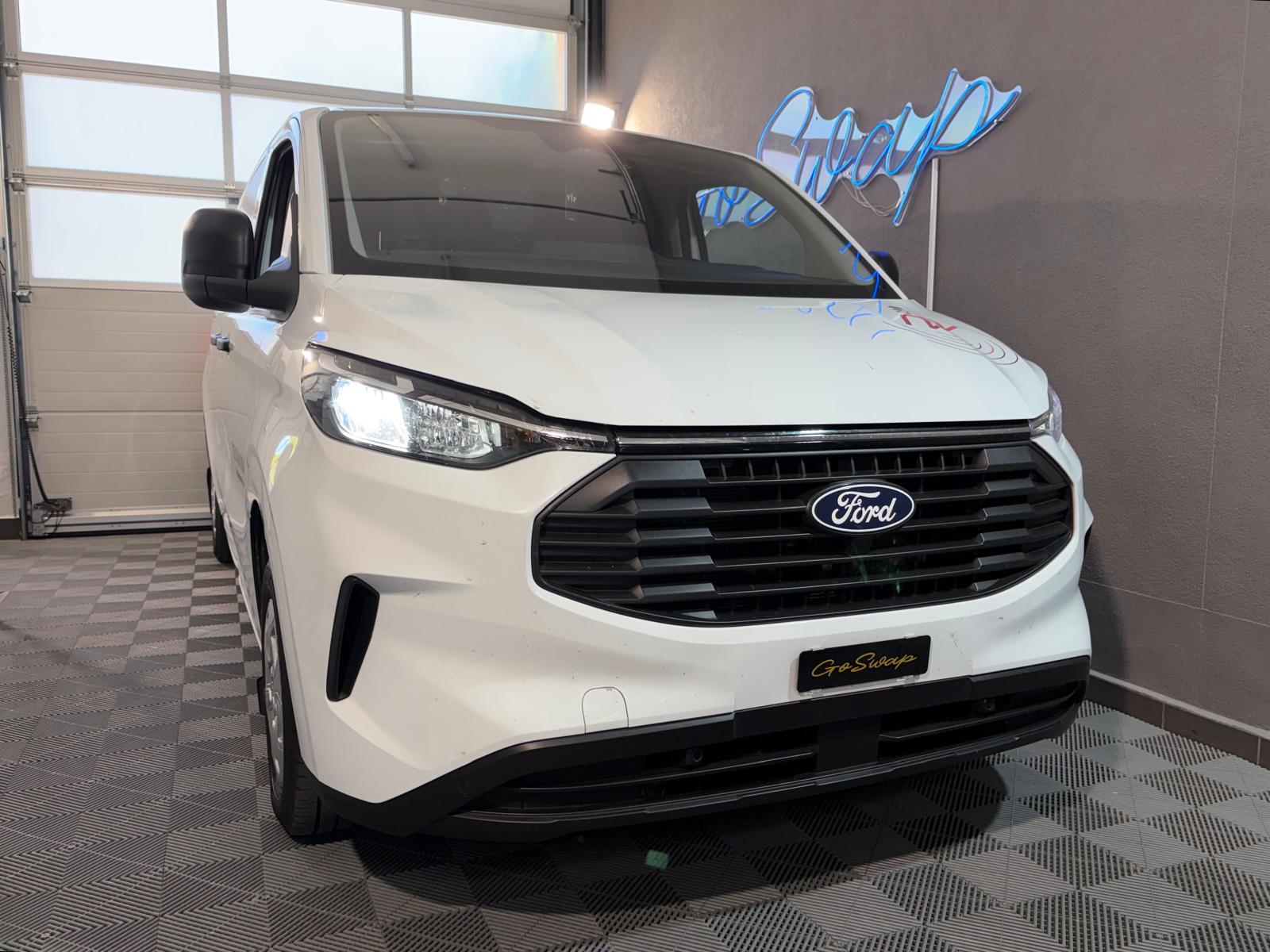 FORD Transit Custom Van 300 L2H1 Limited Automat-image-3