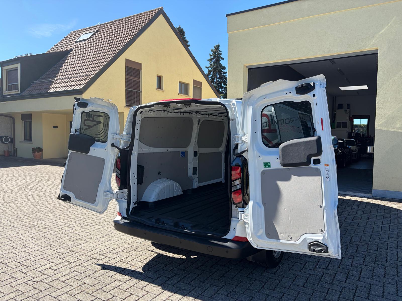 FORD Transit Custom Van 300 L2H1 Limited Automat-image-8