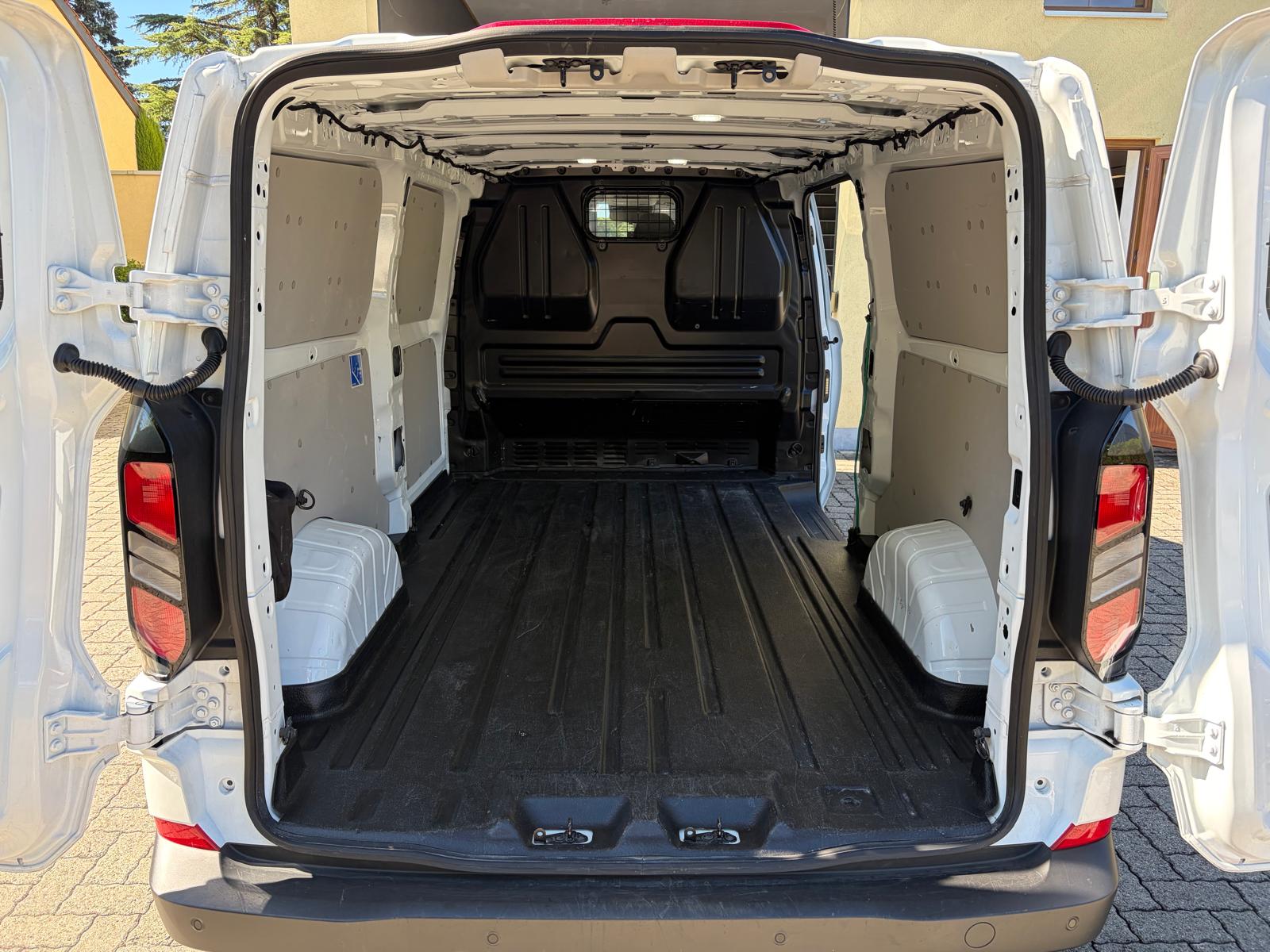 FORD Transit Custom Van 300 L2H1 Limited Automat-image-7