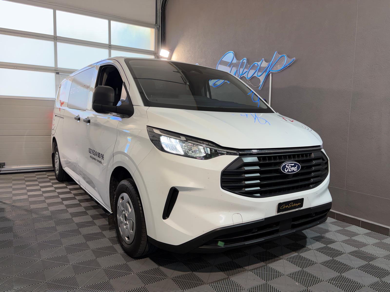 FORD Transit Custom Van 300 L2H1 Limited Automat-image-2